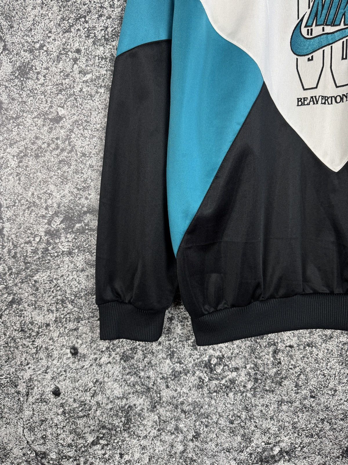 Nike Vintage 90s Nike USA Zip Up Hoodie Beaverton Oregon Size M Size US M / EU 48-50 / 2 - 15 Thumbnail
