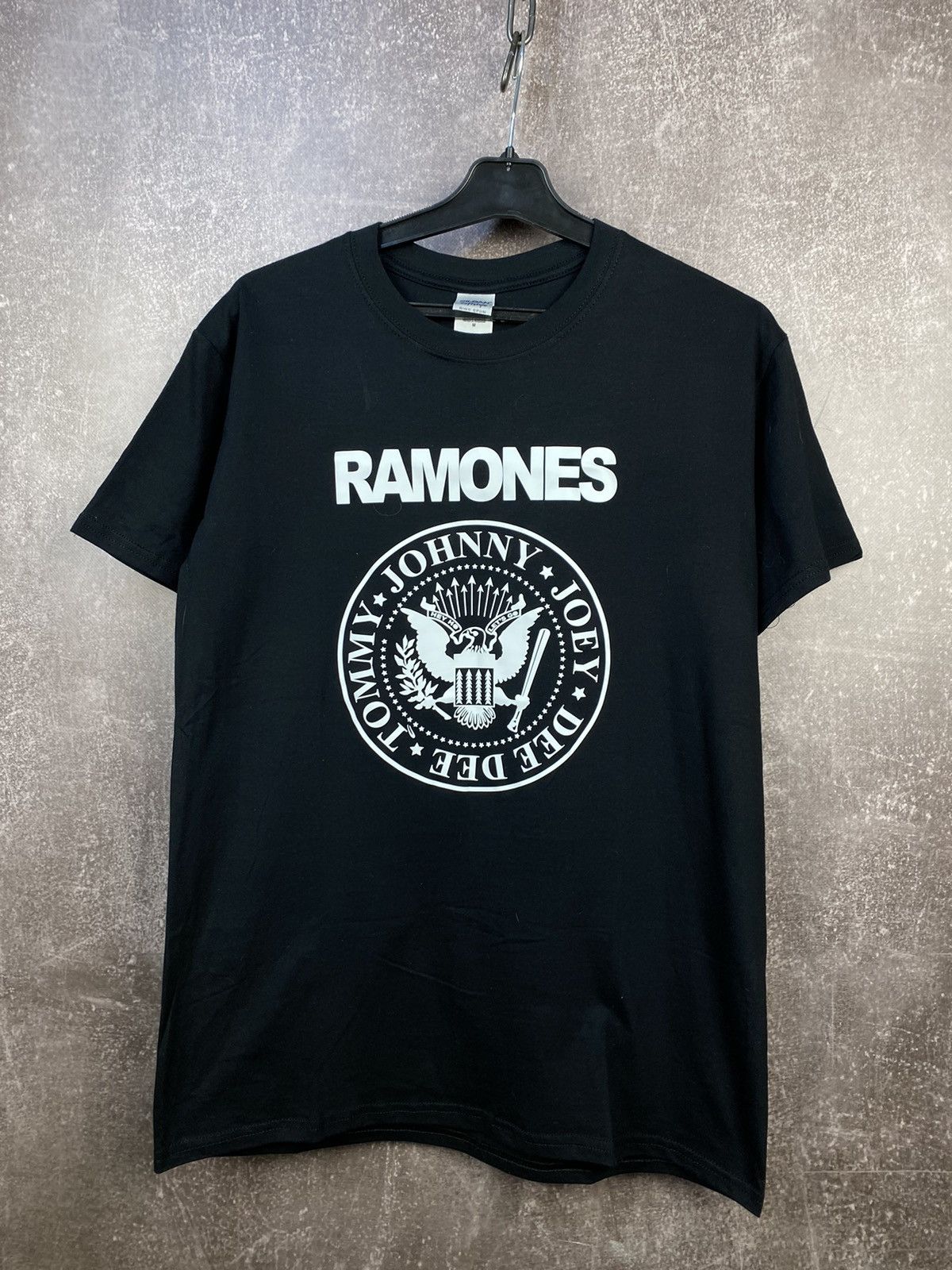 Band Tees Ramones 2000s Vintage rock band tee Size US M / EU 48-50 / 2 - 1 Thumbnail