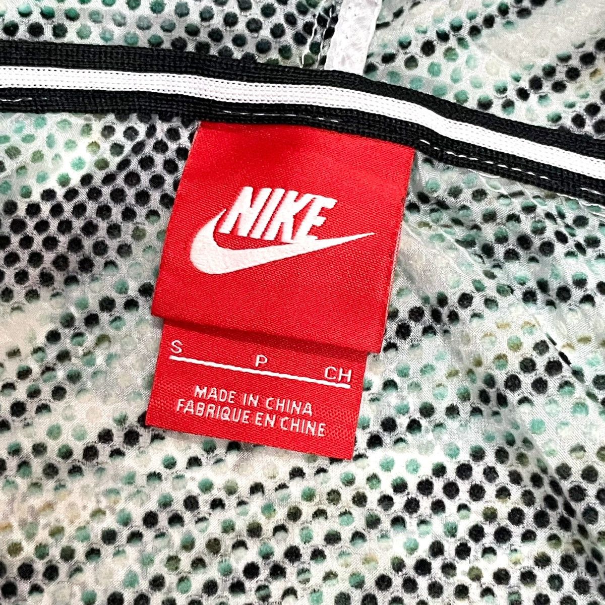 Nike WMNS NIKE TECH WINDRUNNER JACKET Size US S / EU 44-46 / 1 - 17 Thumbnail