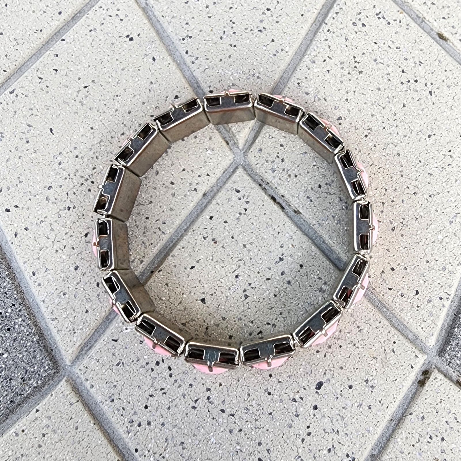 Vintage Vintage Silver Tone Bubblegum Pink Thermoset Link Bracelet Size ONE SIZE - 3 Thumbnail