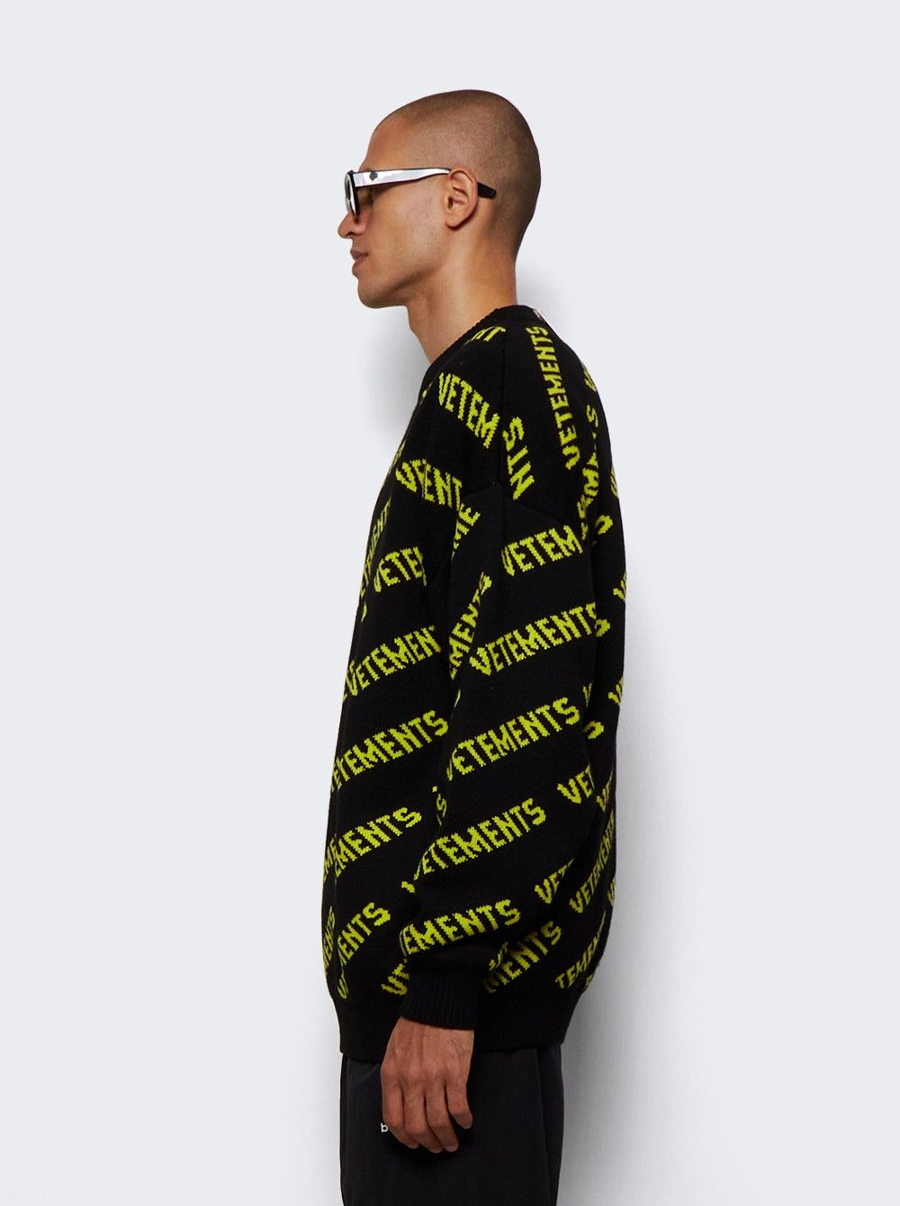 Vetements RARE Neon All Over Monogram Pattern Logo Knit Fine Wool FW22 Size US S / EU 44-46 / 1 - 16 Thumbnail