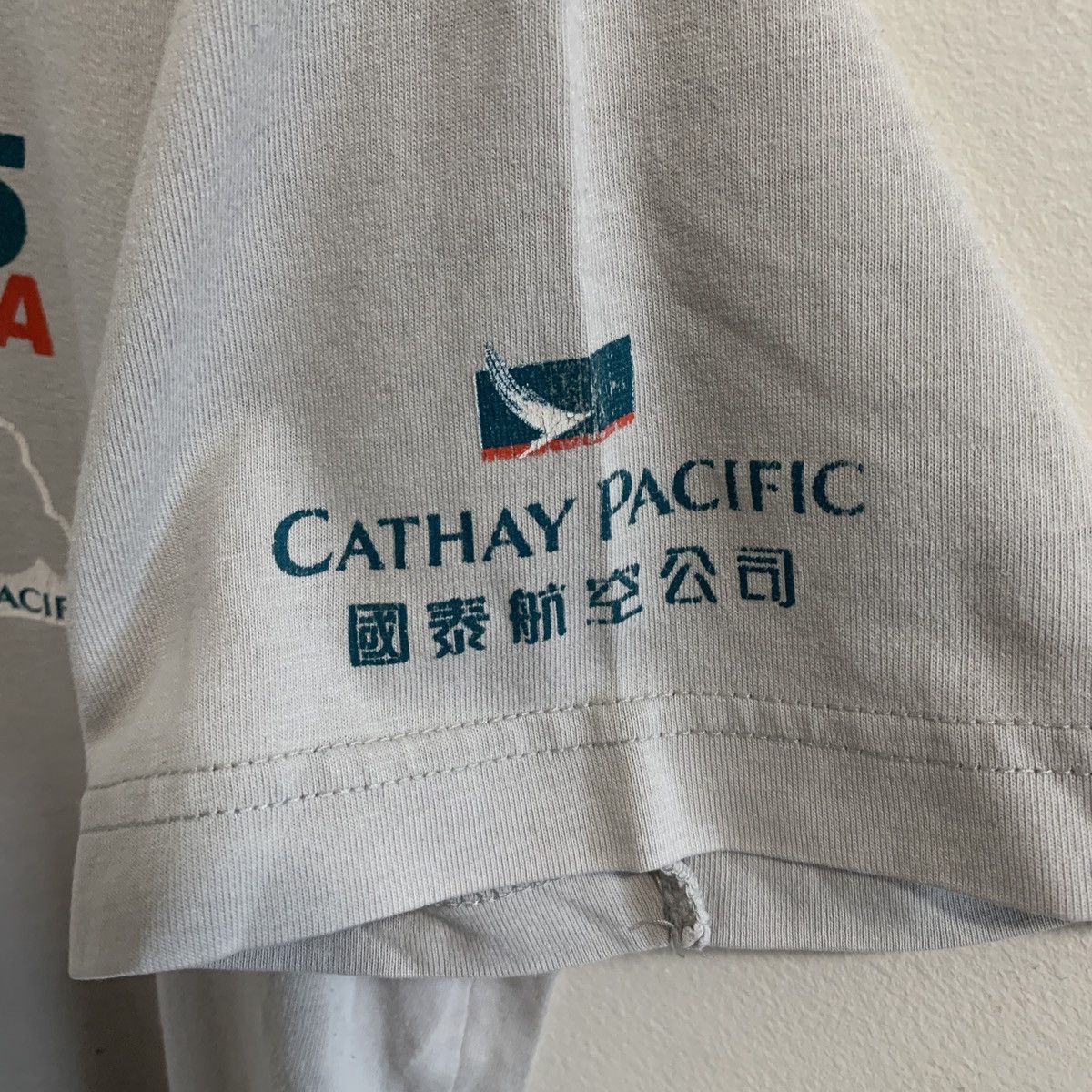 Vintage Vintage 2005 Cathaway Pacific Airlines Calgary Graphic Tee Size US S / EU 44-46 / 1 - 3 Thumbnail