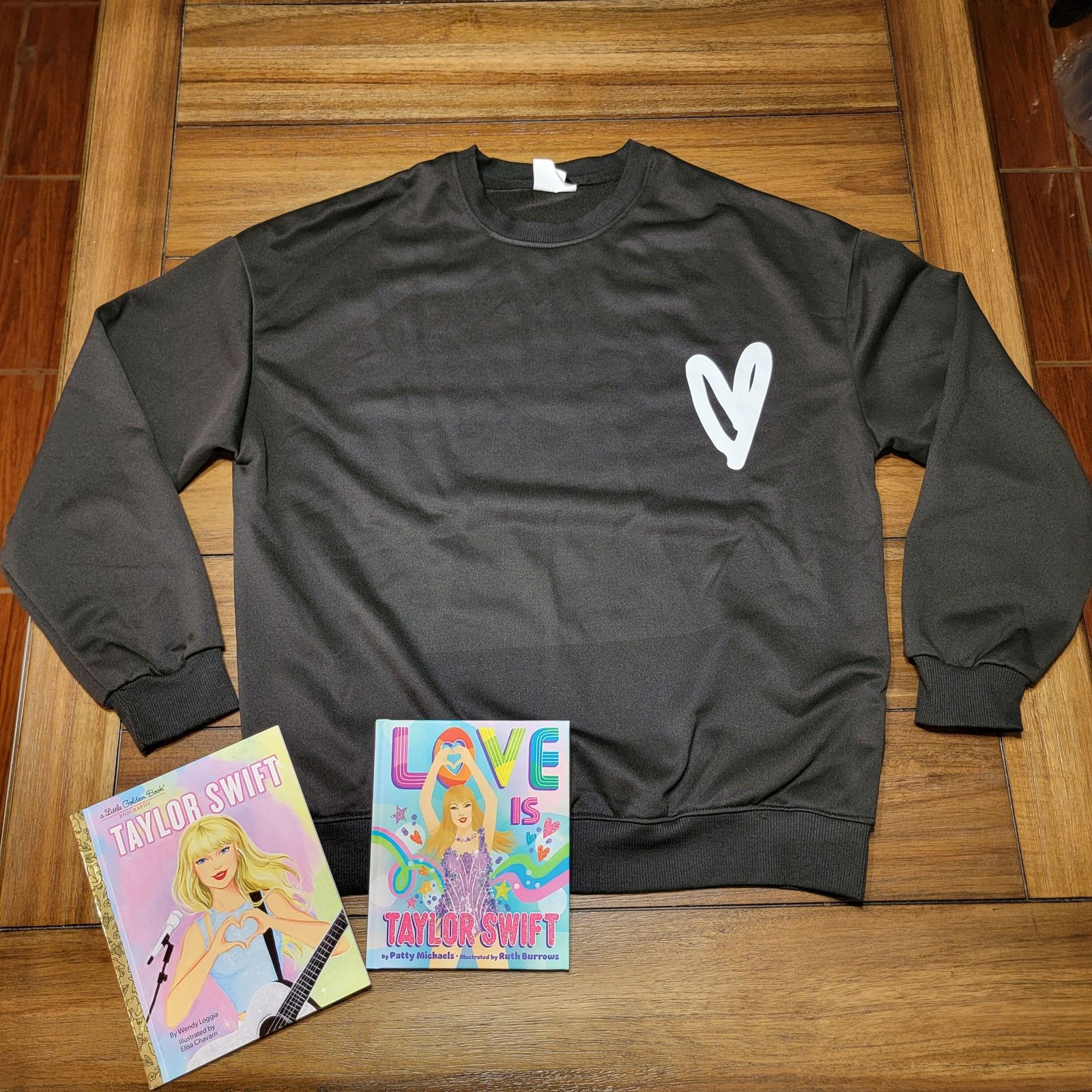 Other Taylor Swift Anti-Hero LS Sweatshirt (Large) + 2 Books (NEW) Size L / US 10 / IT 46 - 1 Thumbnail