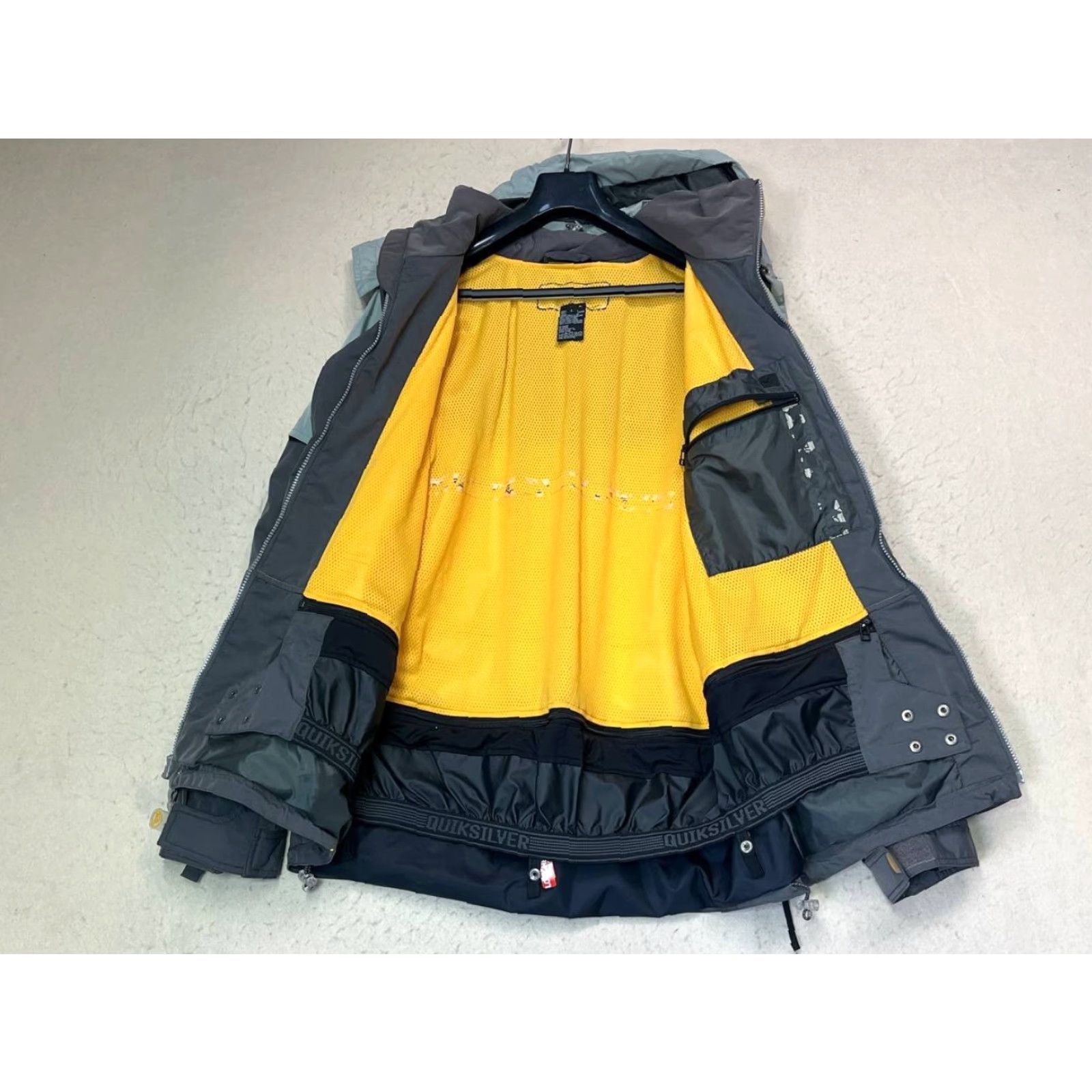 Quiksilver Quiksilver Jacket Long Sleeve Full Zip Hooded Men L Multicolor Windbreaker Casual Modern 27 in Regular Long Coat/Windbreaker Size US L / EU 52-54 / 3 - 7 Thumbnail