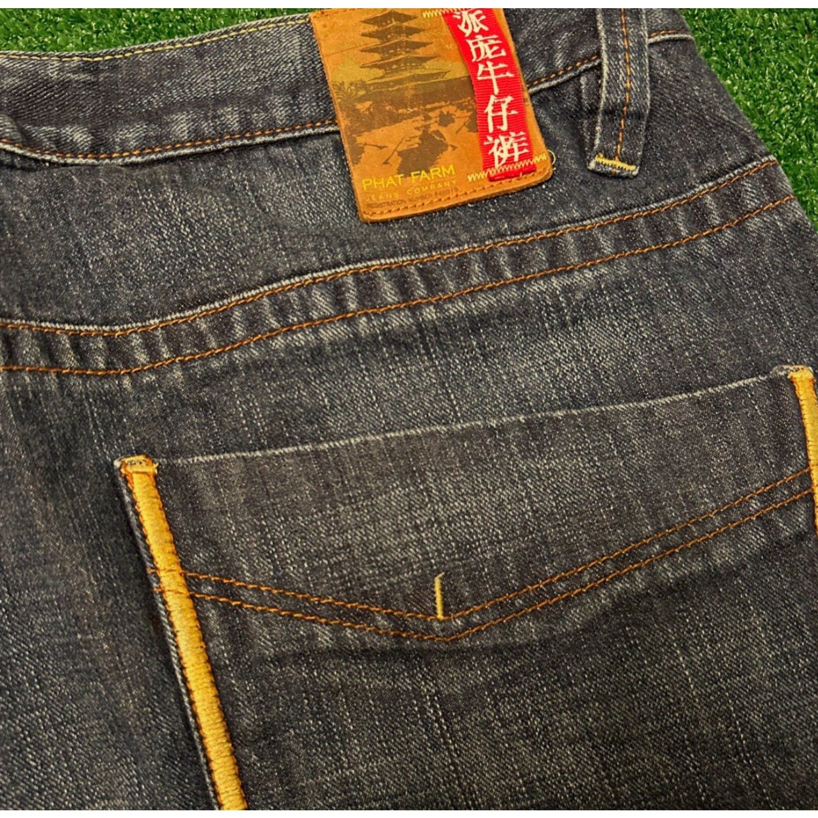 Phat Farm VINTAGE Phat Farm Jeans Baggy Grunge Skater Y2K Japan Fortune VTG Mens 40 Blue Denim Wide-Leg 32 In Inseam 40x32 Size US 40 / EU 56 - 6 Thumbnail