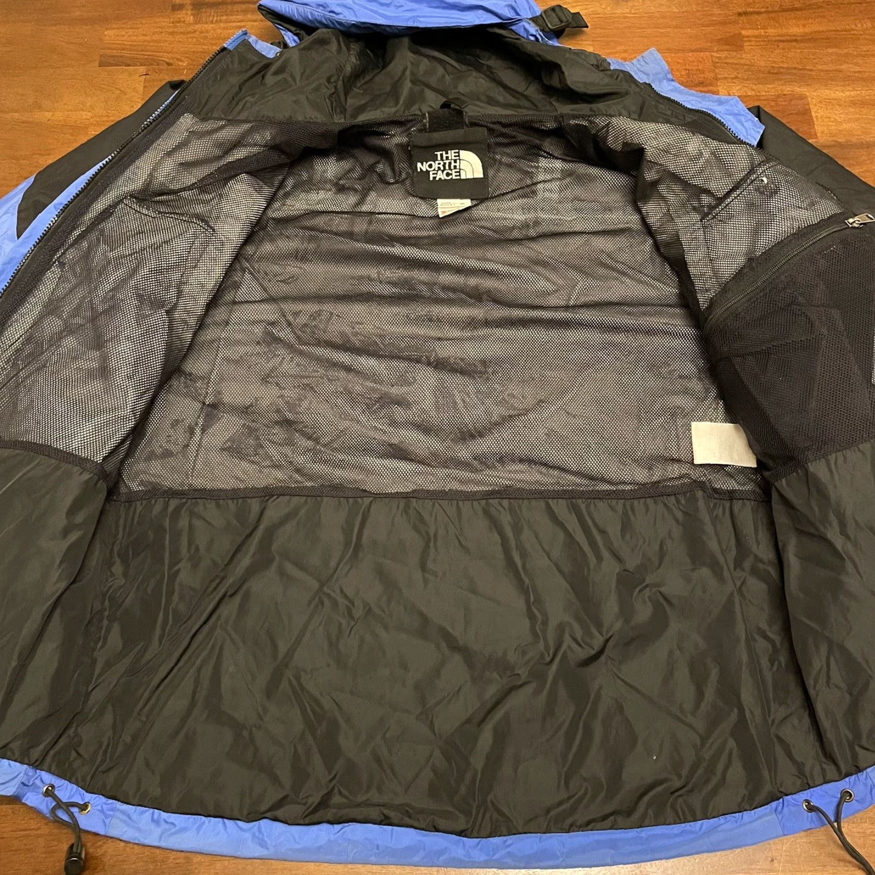 The North Face VINTAGE The North Face Mountain Light Gore-Tex Jacket Mens M USA Royal Blue Windbreaker Water Resistant Size US M / EU 48-50 / 2 - 3 Thumbnail