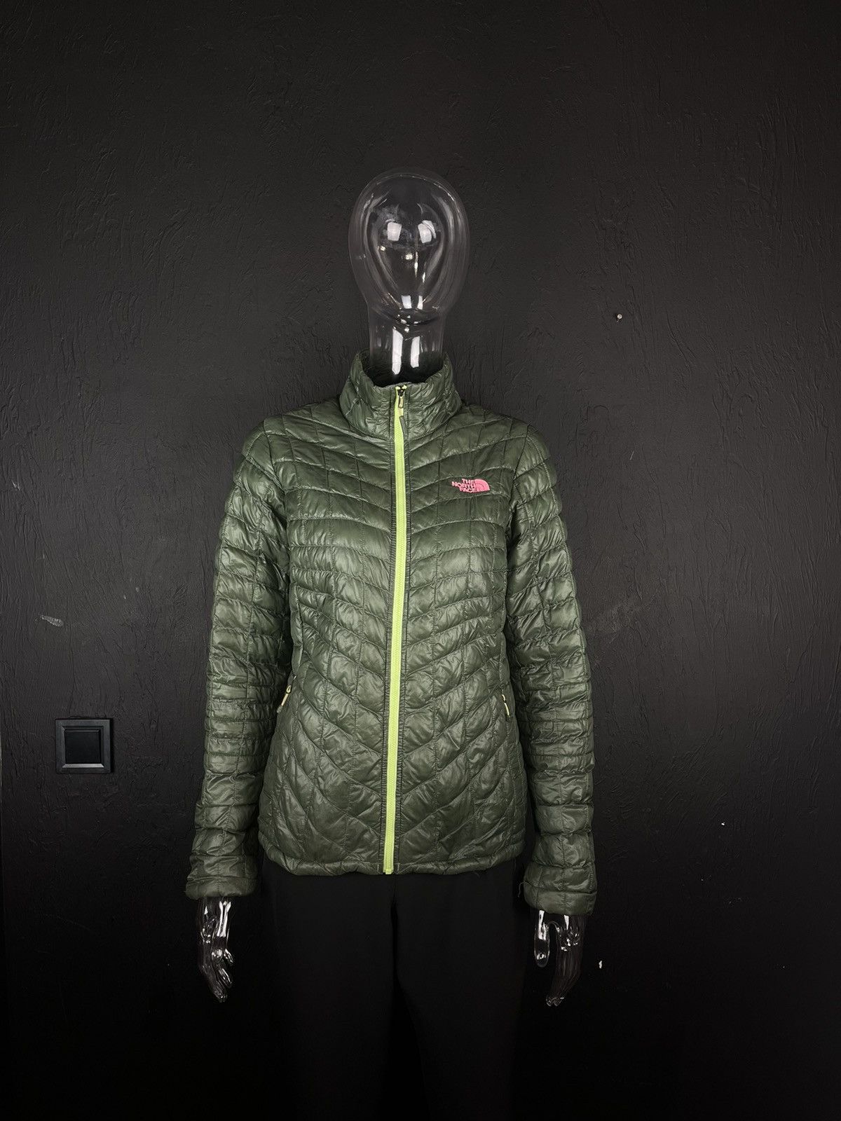 The North Face ⛰️The North Face TNF thermoball women micropuffer jacket Size S / US 4 / IT 40 - 1 Thumbnail