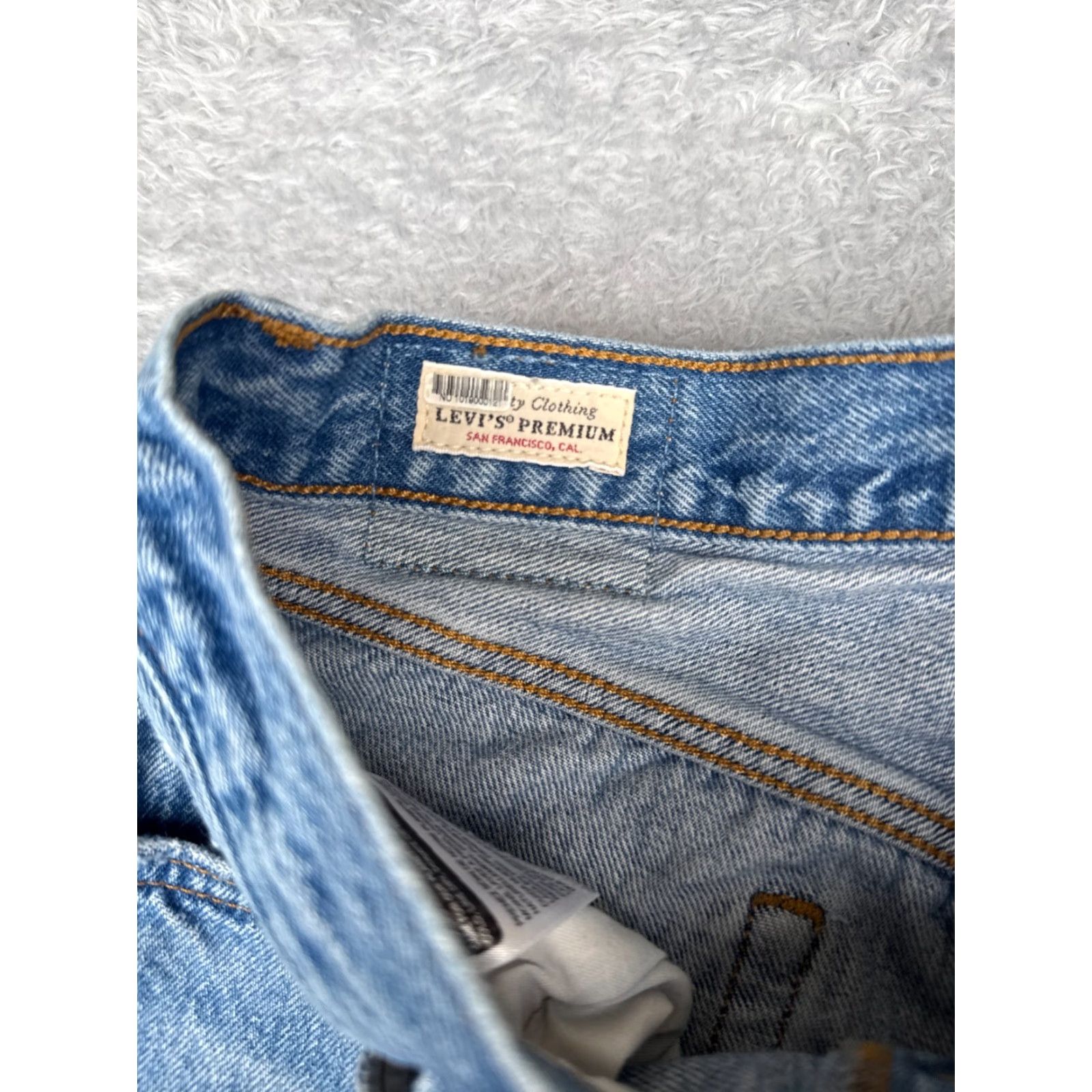 Levi's Levi's 501 Jeans Jeans Adult Regular 26 Blue Denim Distressed Button Fly 501 Premium 26x25 Mens Size US 26 / EU 42 - 6 Thumbnail