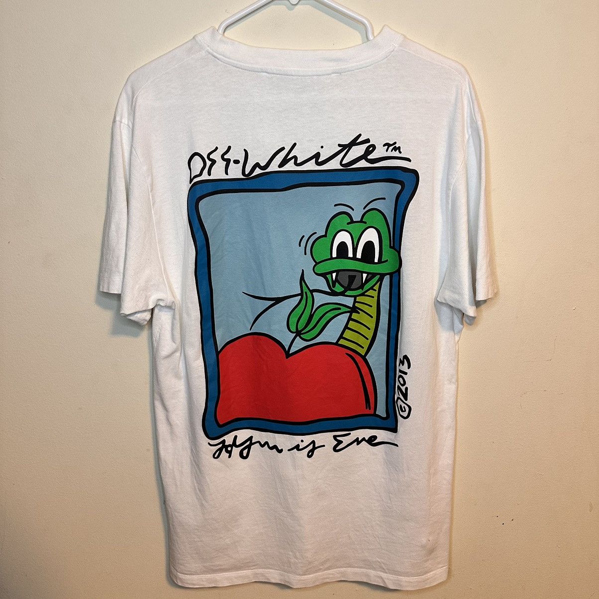 Off-White Off-White T Shirt Men’s Sz Med Old Apple Backhit Size US L / EU 52-54 / 3 - 2 Thumbnail