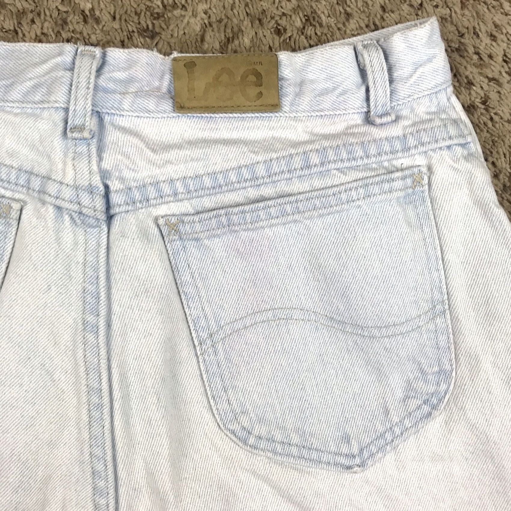 Lee VINTAGE Lees Denim High Rise Jean Shorts Sz 14 P Womens 31” Waist Mom Shorts Blue 90s Mens Womens Jeans Shorts Pocket Design Vintage Denim 5-Pocket Size 36" / US 14 / IT 50 - 7 Thumbnail