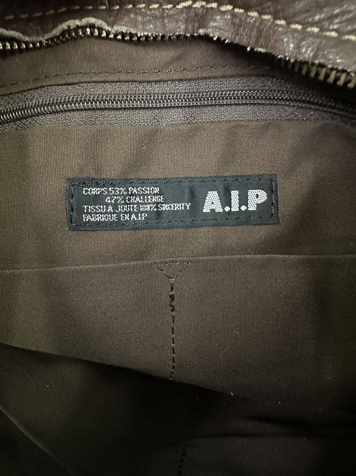 Japanese Brand A.I.P LEATHER CROSSBODY BAG Size ONE SIZE - 9 Thumbnail