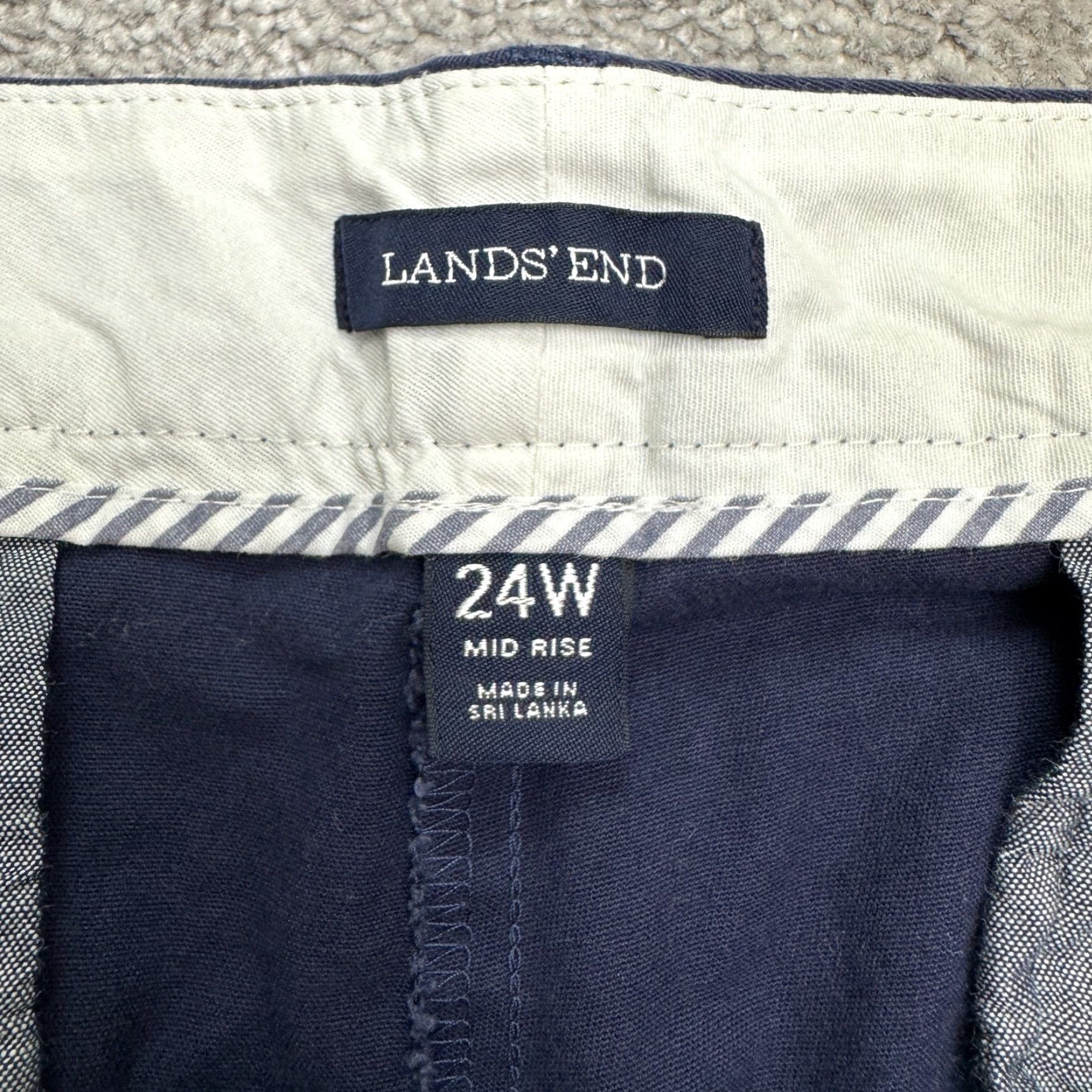 Lands' End Lands' End Plus Size 24W Mid Rise Bermuda Shorts Women Navy Blue Cotton Stretch Casual Travel Size 42" / US 20 - 3 Thumbnail