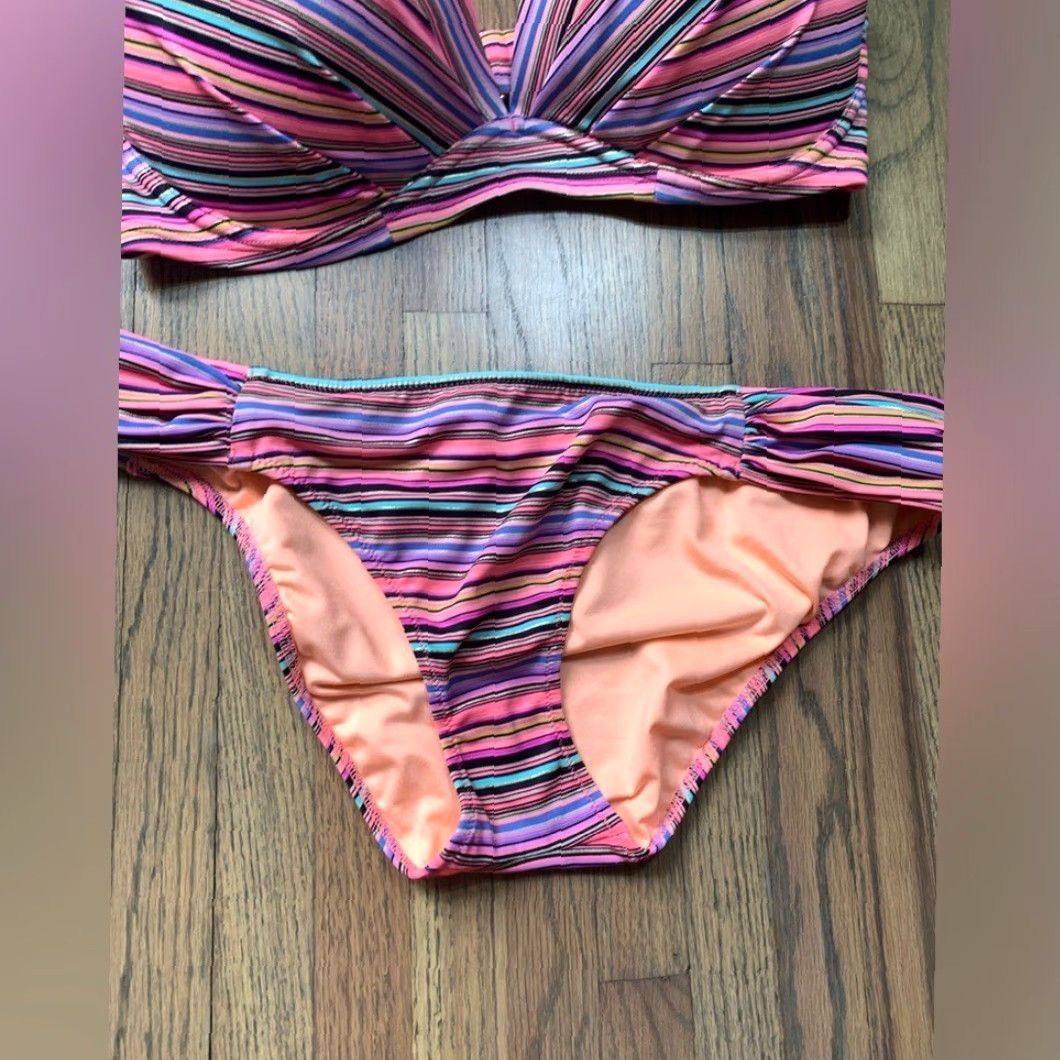Victoria's Secret Victoria's Secret Bikini Swimsuit Set Convertible Top 36D Medium Bottoms Multicolor Women M Size M / US 6-8 / IT 42-44 - 2 Thumbnail