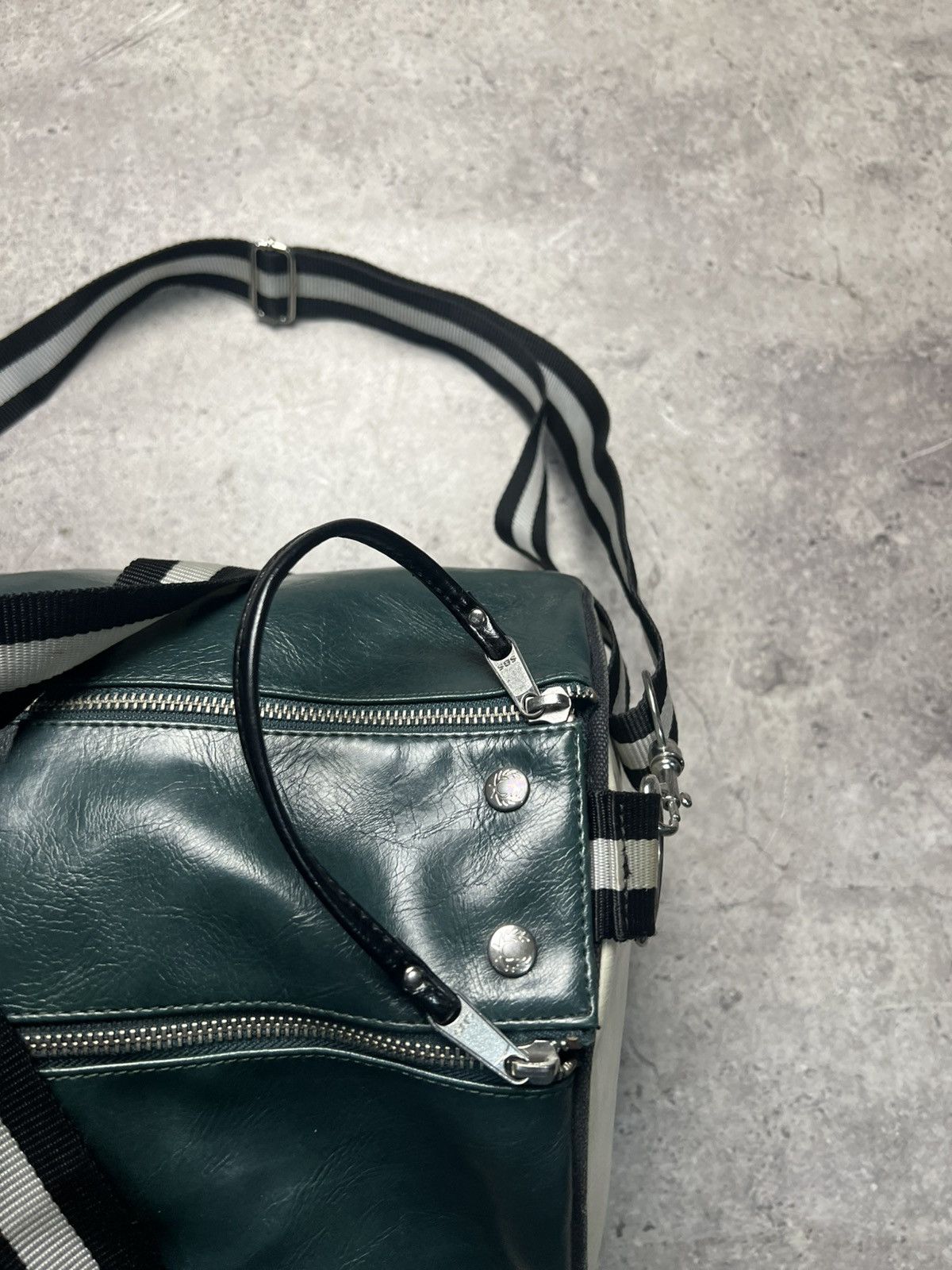 Fred Perry 💥Fred Perry vintage leather bag‼️ Size ONE SIZE - 7 Thumbnail