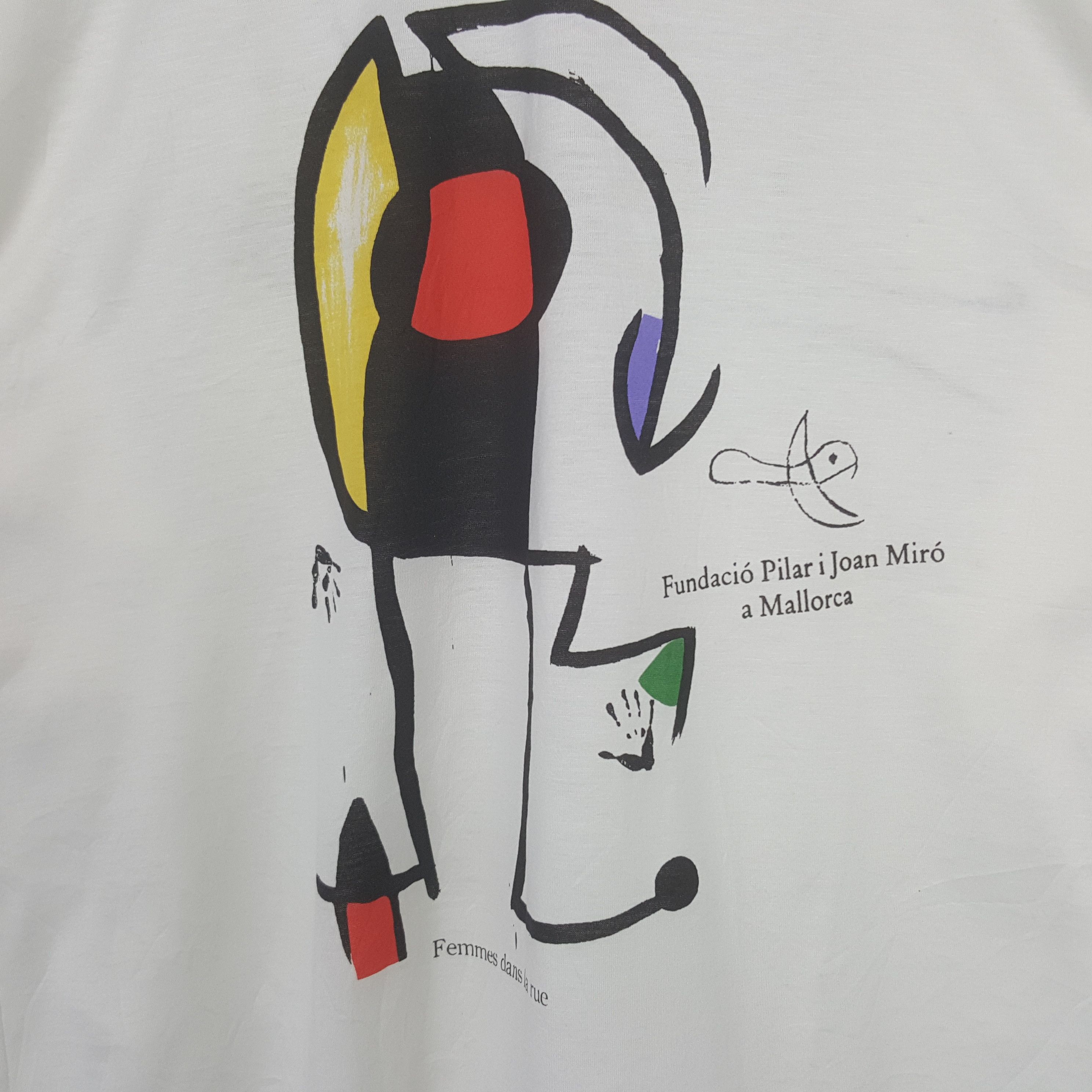 Vintage Vintage Fundacio Pilar Joan Miro A Mallorca Tshirt C301N29 Size US M / EU 48-50 / 2 - 2 Thumbnail