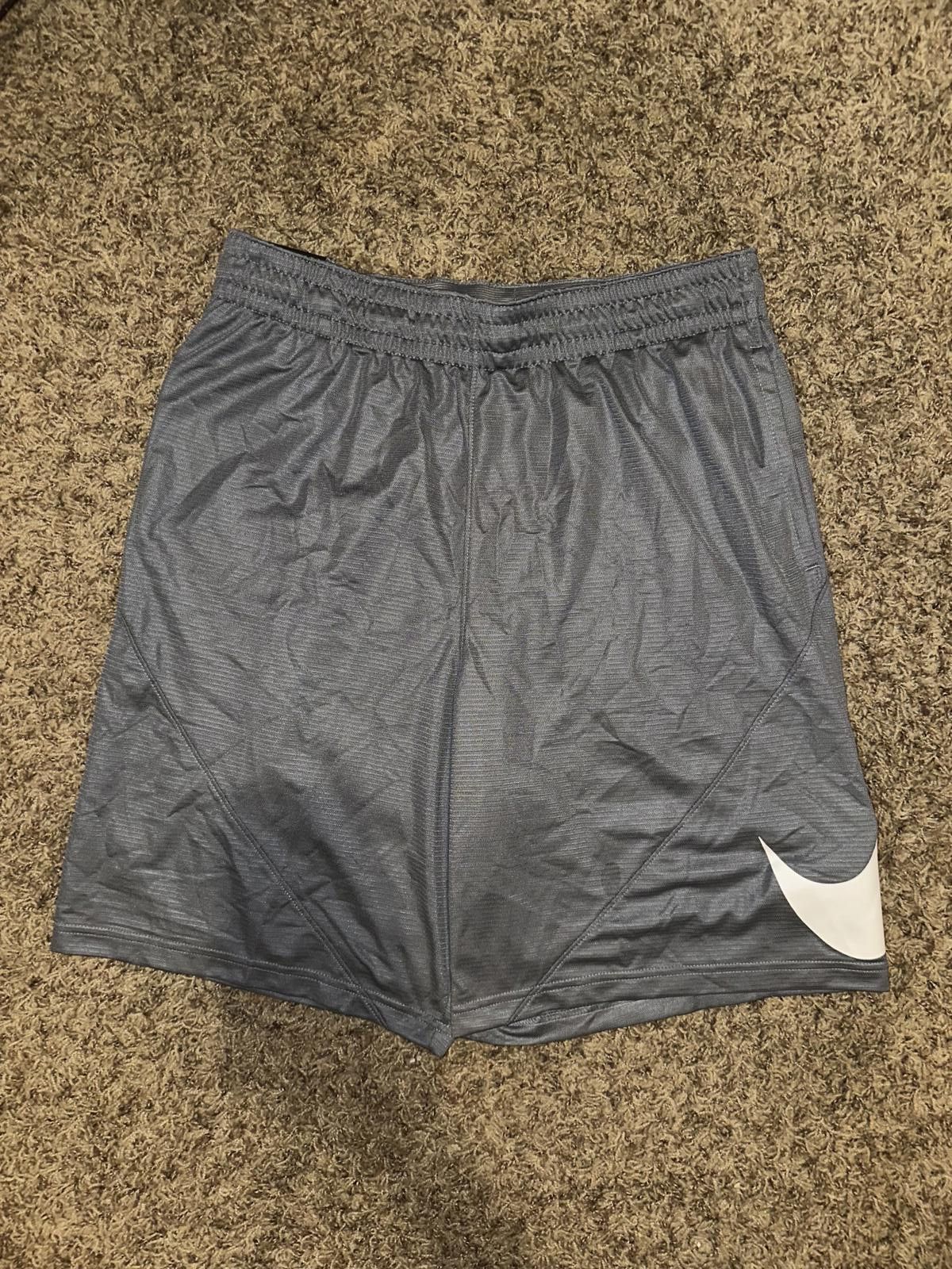 Nike Nike Men's 9" Dri-Fit HBR Basketball Shorts Size US 36 / EU 52 - 1 Thumbnail