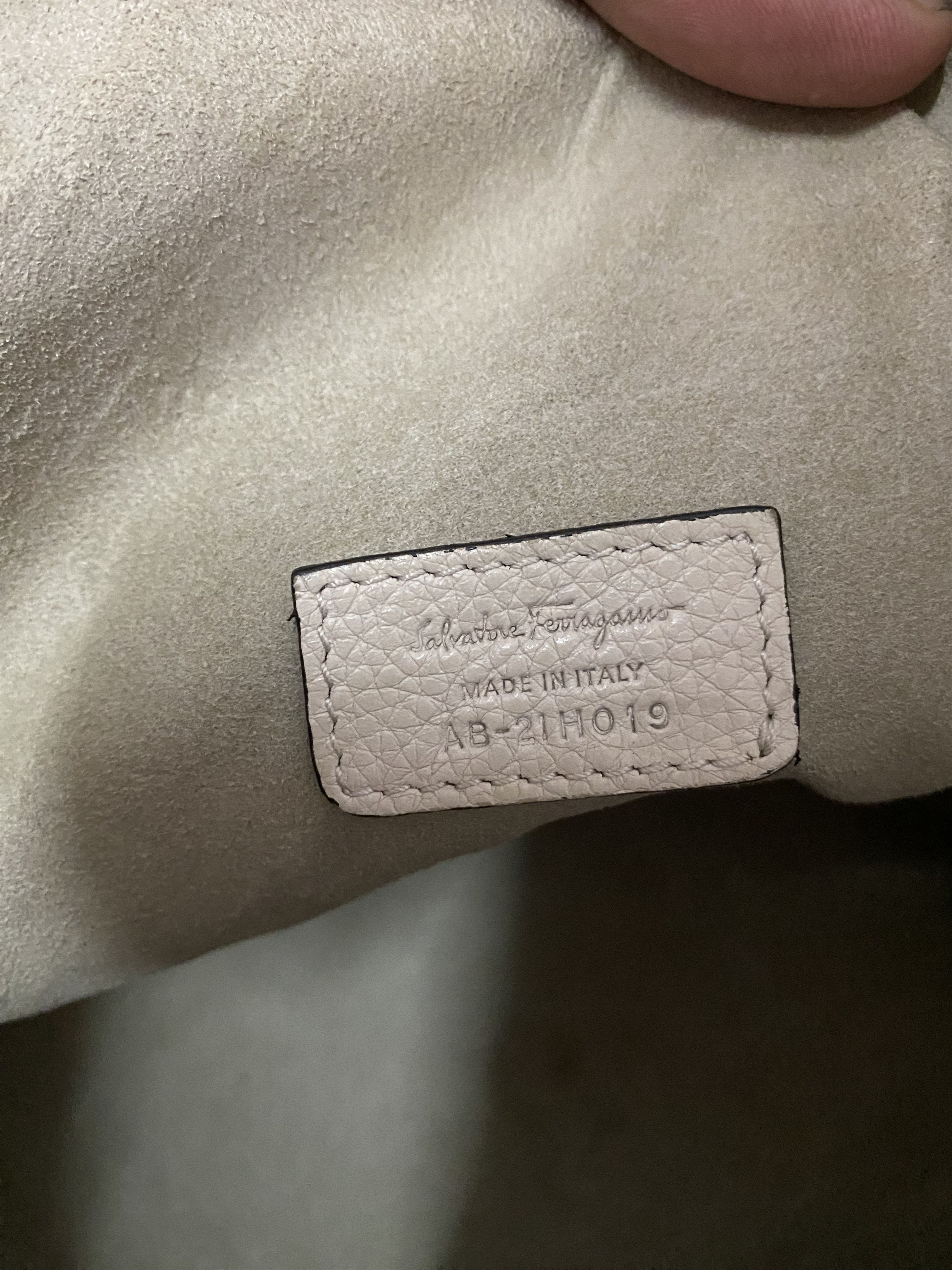 Salvatore Ferragamo × Vintage Vintage Salvatore Ferragamo Leather Totebag Size ONE SIZE - 4 Thumbnail