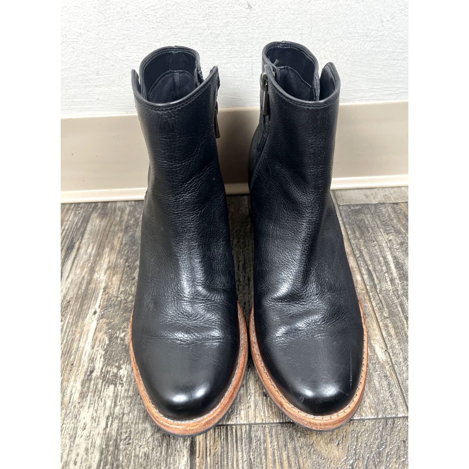 Clarks VINTAGE CLARKS Clarkdale Jax Boots Womens 8M Black Pebbled Leather Ladies Ankle Boots Ladies Womens Boots Black 8M Leather Ankle Bootie Size US 5 / IT 35 - 2 Thumbnail