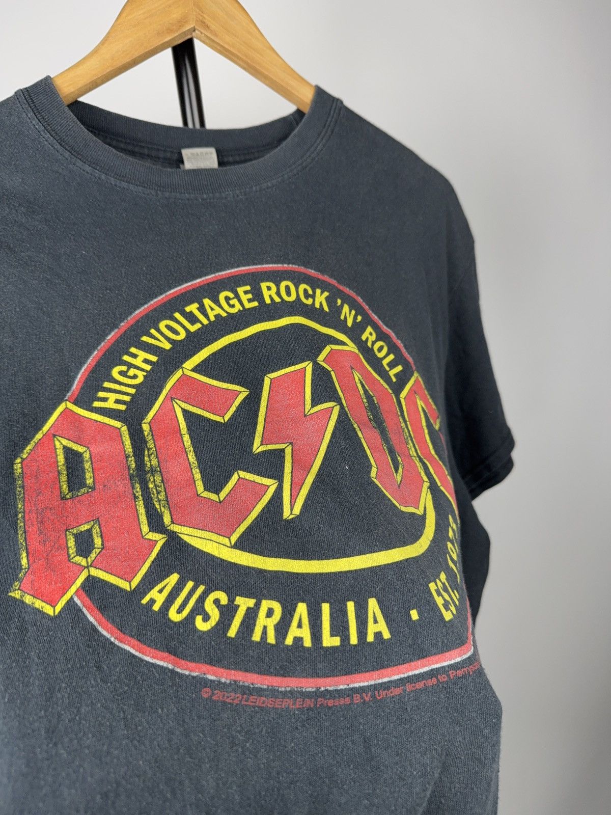 AC/DC 2022 Retro AC/DC High Voltage Distressed Band Tee L Size US L / EU 52-54 / 3 - 5 Thumbnail