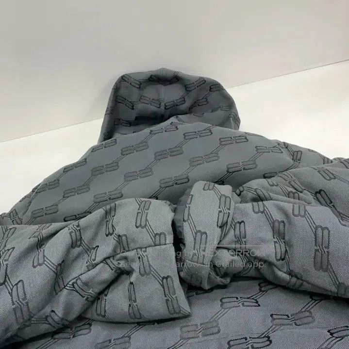 Balenciaga Balenciaga SS23 Printed Long Sleeve Jacket. Size US S / EU 44-46 / 1 - 7 Thumbnail