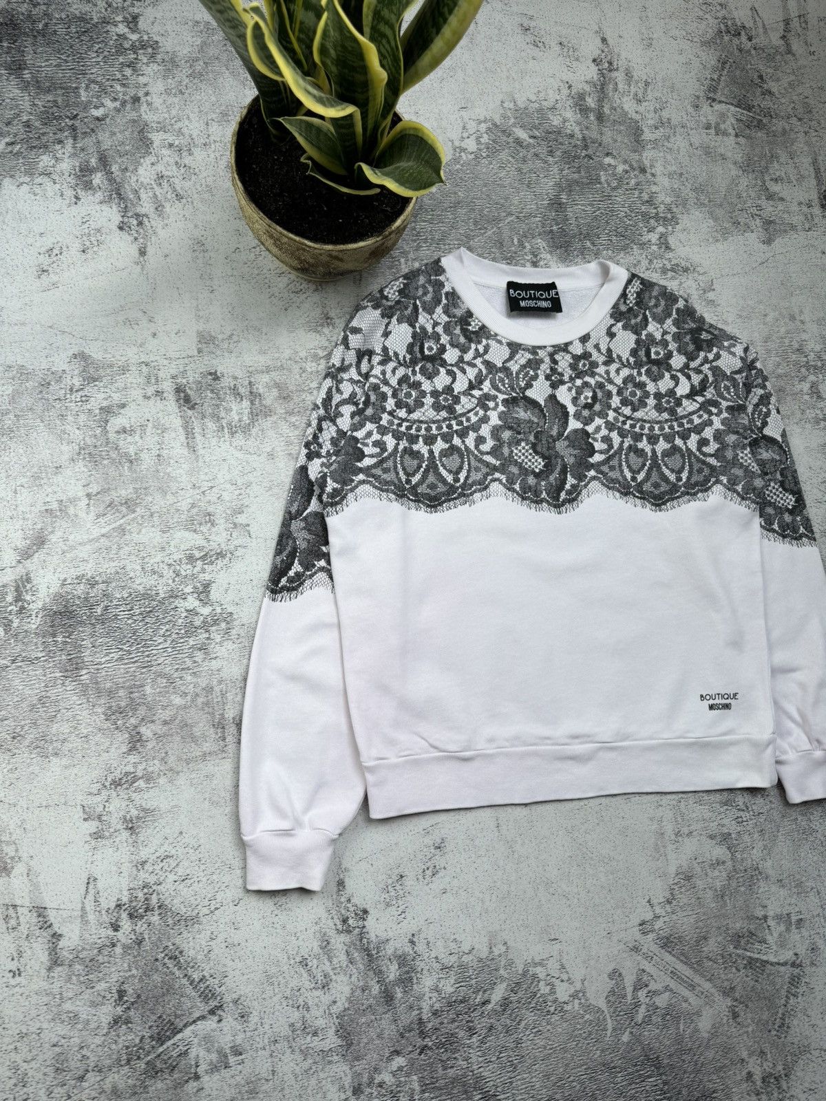 Boutique Moschino Vintage Rare Monogram Boutique Moschino Print Sweatshirt Size M / US 6-8 / IT 42-44 - 2 Thumbnail