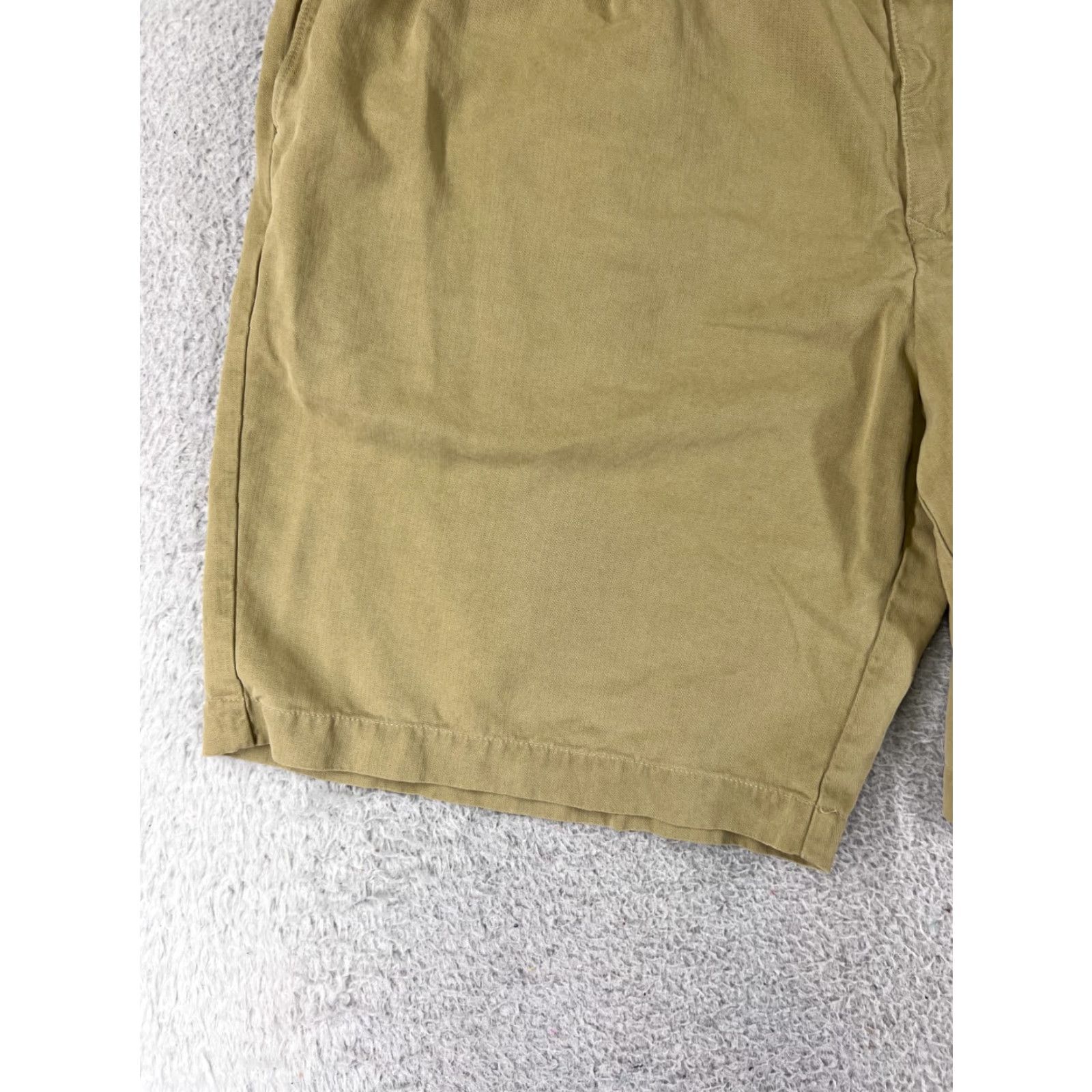 Tommy Bahama Tommy Bahama Shorts Mens 34 Beige Silk Pleated Bermuda Casual Beach Resort 100% Silk Easy Care Pockets Quick Dry Logo Vintage No Mens Size US 34 / EU 50 - 3 Thumbnail