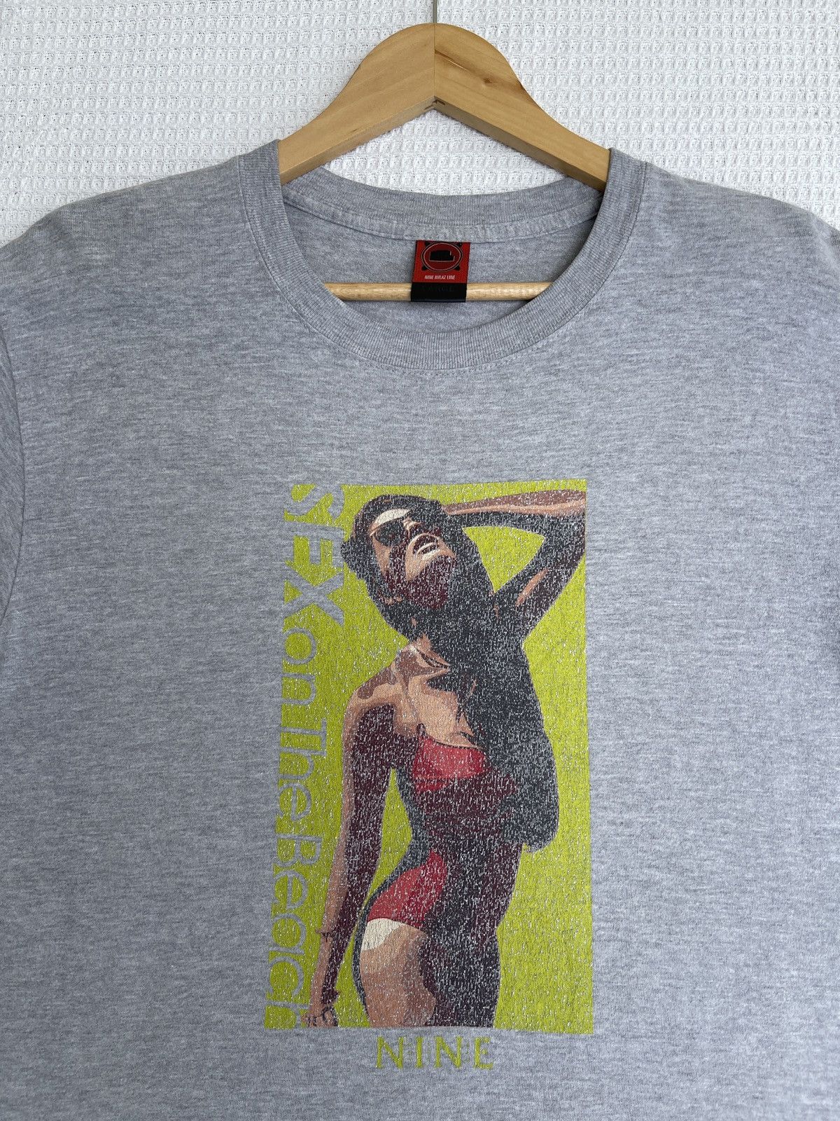 Hot Model Sex 🔥Rare🔥Vtg NRL Nine Rulaz Line Sexy Girl Model Tee Size US L / EU 52-54 / 3 - 9 Thumbnail