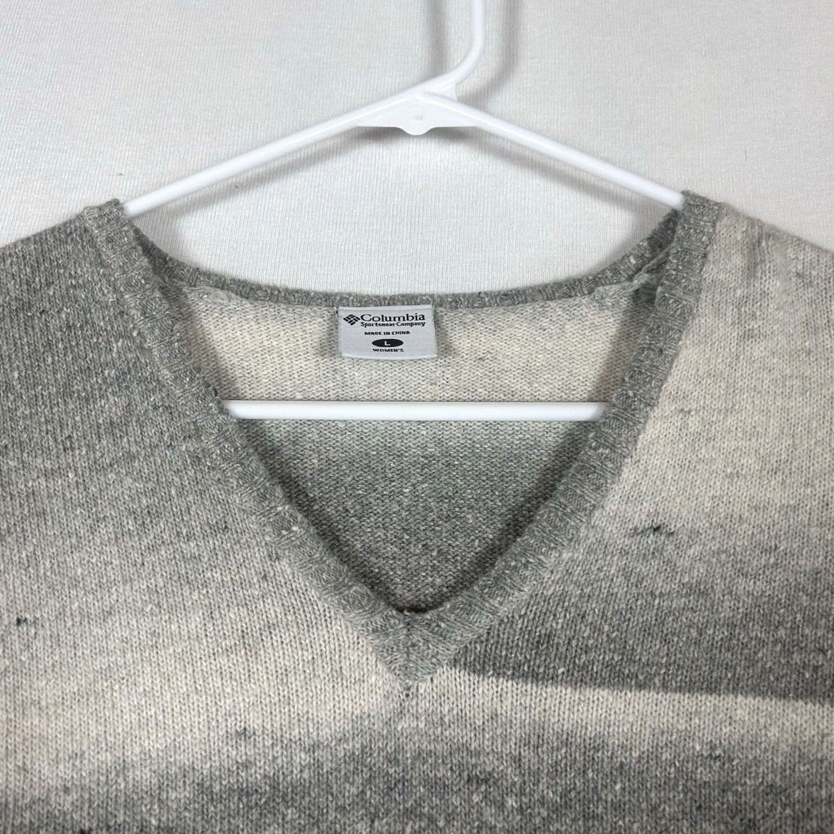 Vintage Columbia Women's Large V-Neck Sweater Gray Striped Knit Cropped? No, keep: Columbia Womens Large V-Neck Sweater Gray Striped Casual Long Sleeve Cotton Size L / US 10 / IT 46 - 2 Thumbnail