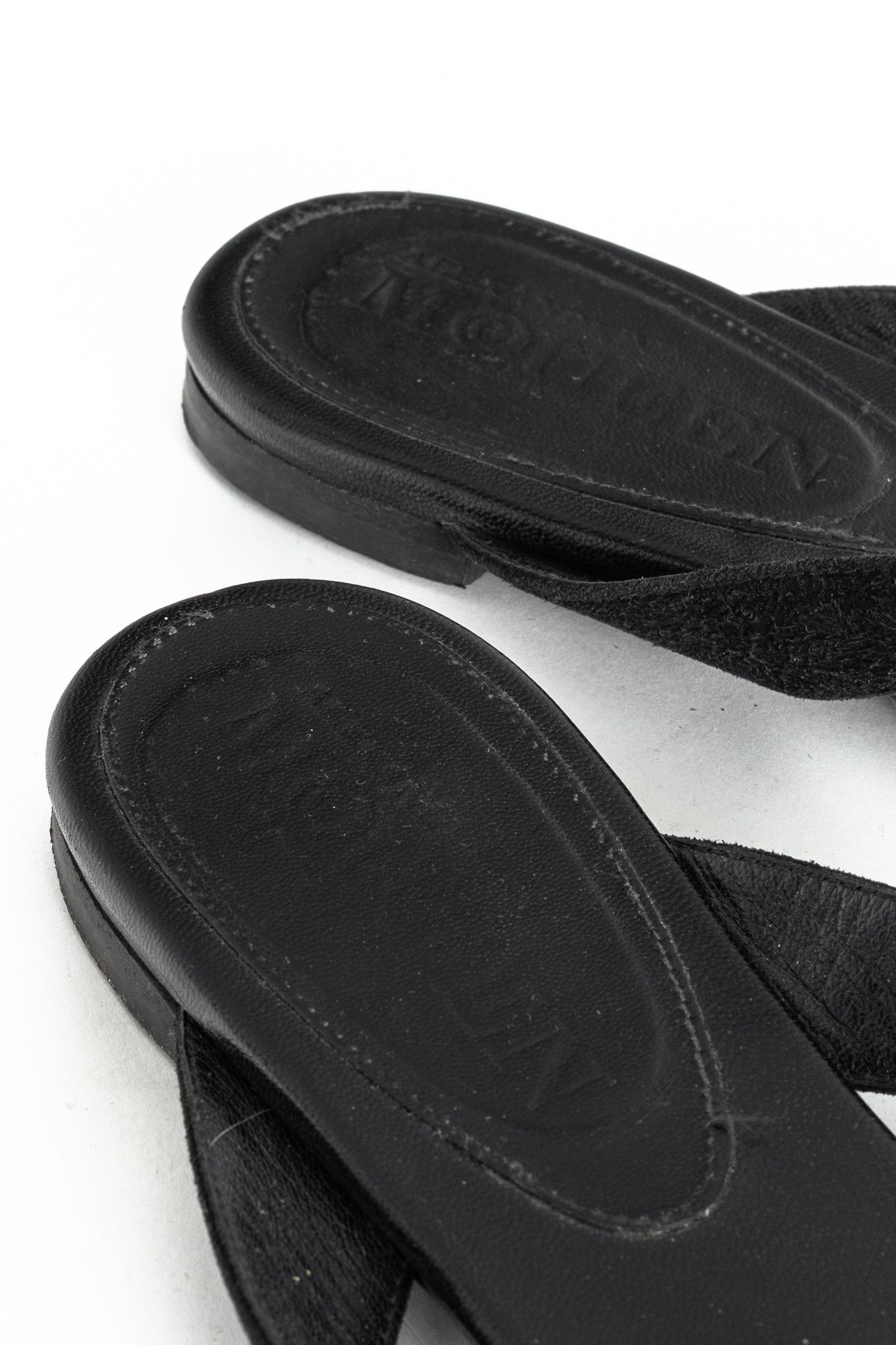 Alexander McQueen Alexander McQueen Black Suede Skull-Strap Thong Sandals Size US 8.5 / IT 38.5 - 8 Thumbnail