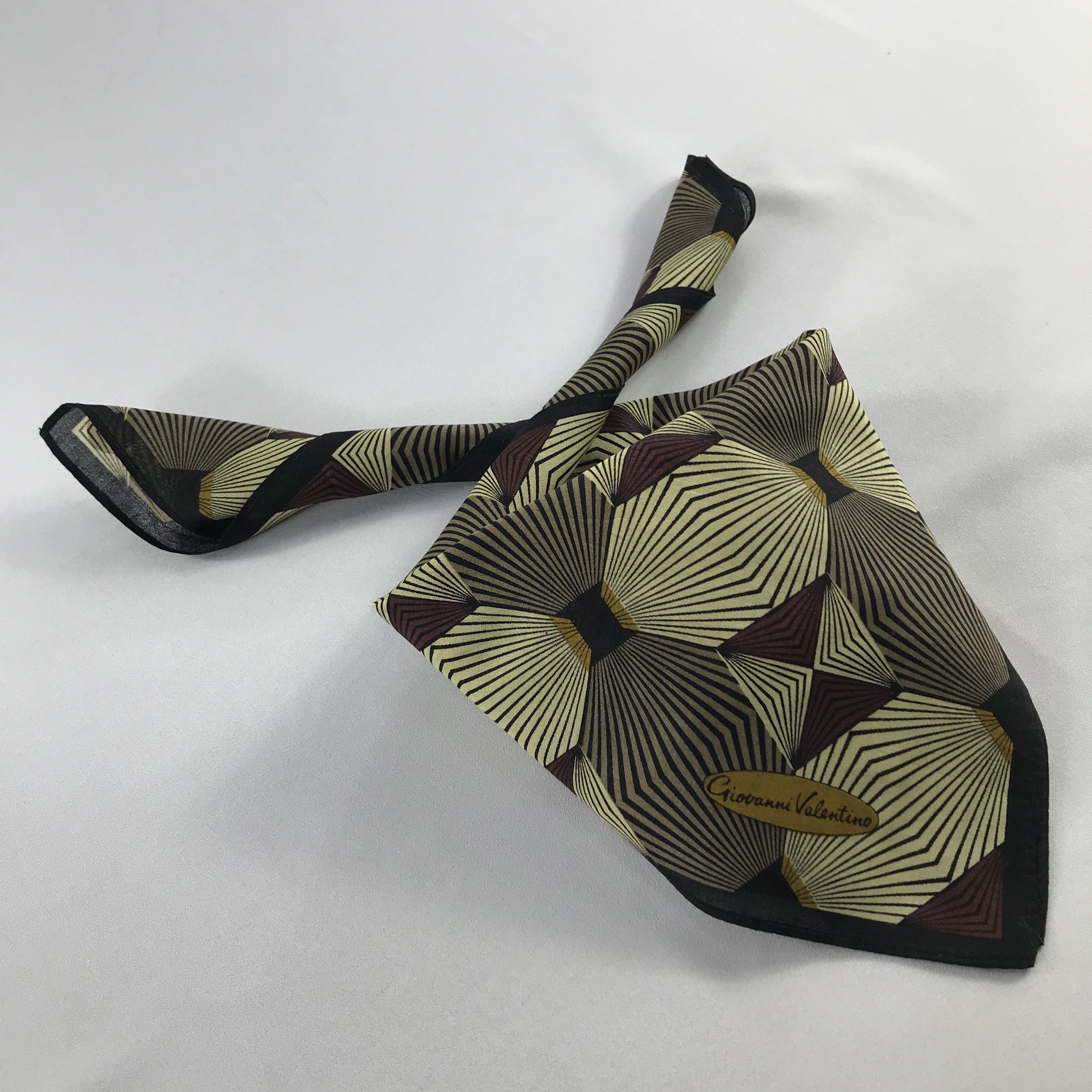 Giovanni Valentino Giovanni Valentino Handkerchief / Bandana / Neckerchief C564 Size ONE SIZE - 1 Thumbnail