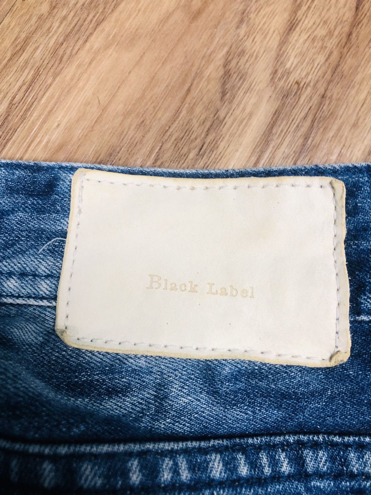 Black Label A.V.H. Company BLACK LABEL Distressed Jeans (38) Size US 31 - 17 Thumbnail