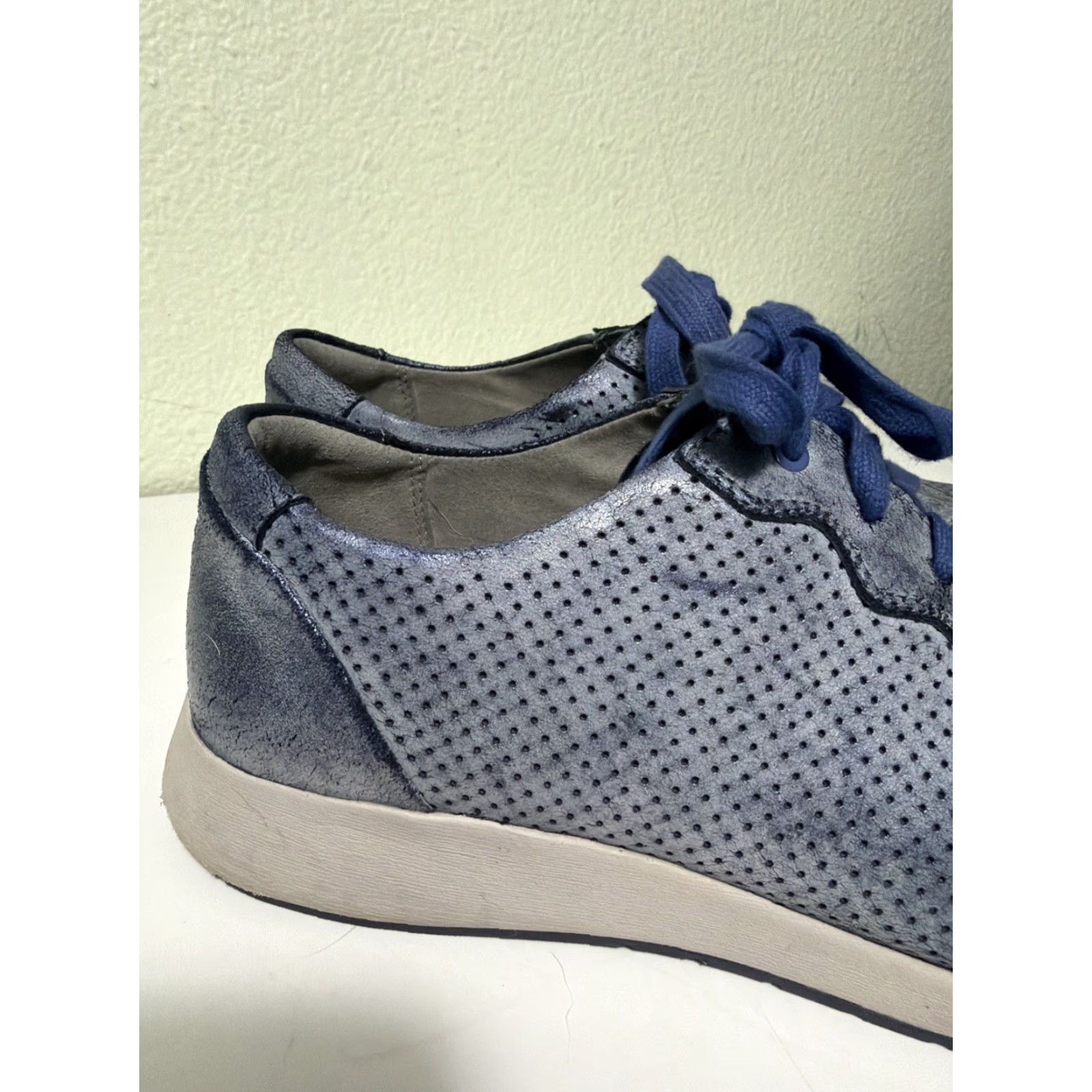 Dansko Dansko Christina Womens Blue Sneaker Leather Size 41 US 10.5-11 Geometric Round Toe Lace Up Casual Activewear Shoes Size US 11 / IT 41 - 5 Thumbnail