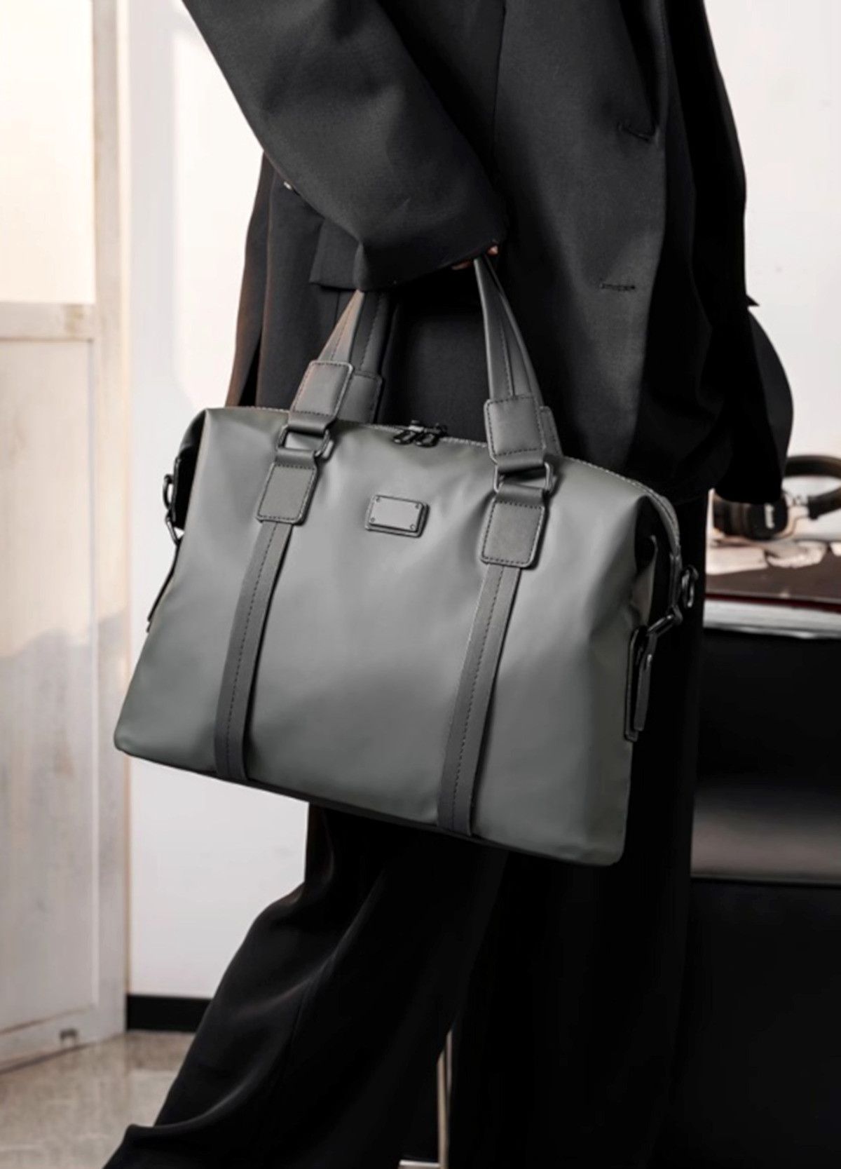Designer × Japanese Brand × Vintage Stunning Classic Business Water Proof Shoulder Hand Bag Rave Size ONE SIZE - 1 Thumbnail