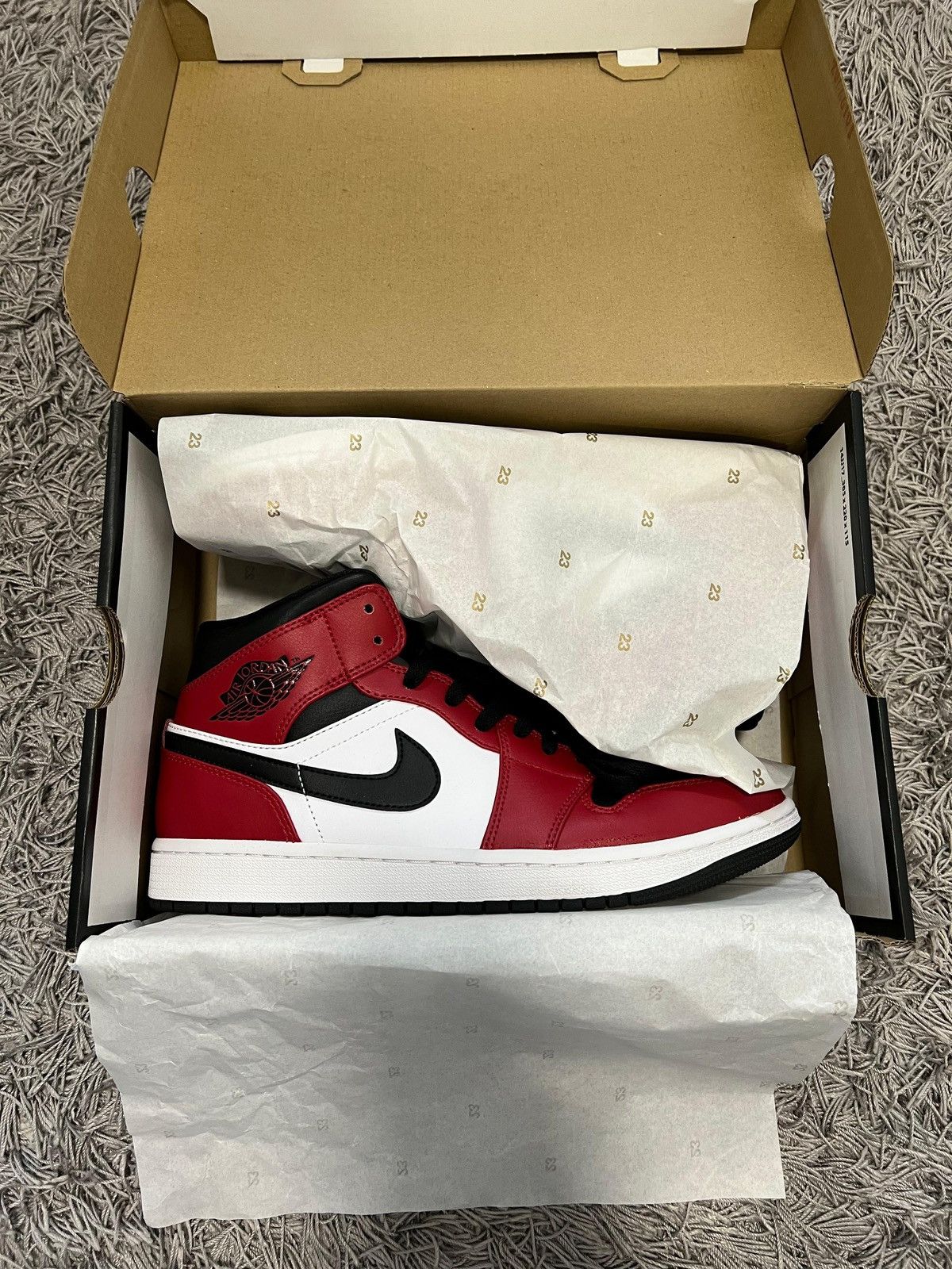 Nike Jordan 1 Mid Chicago toe Size US 9 / EU 42 - 10 Thumbnail