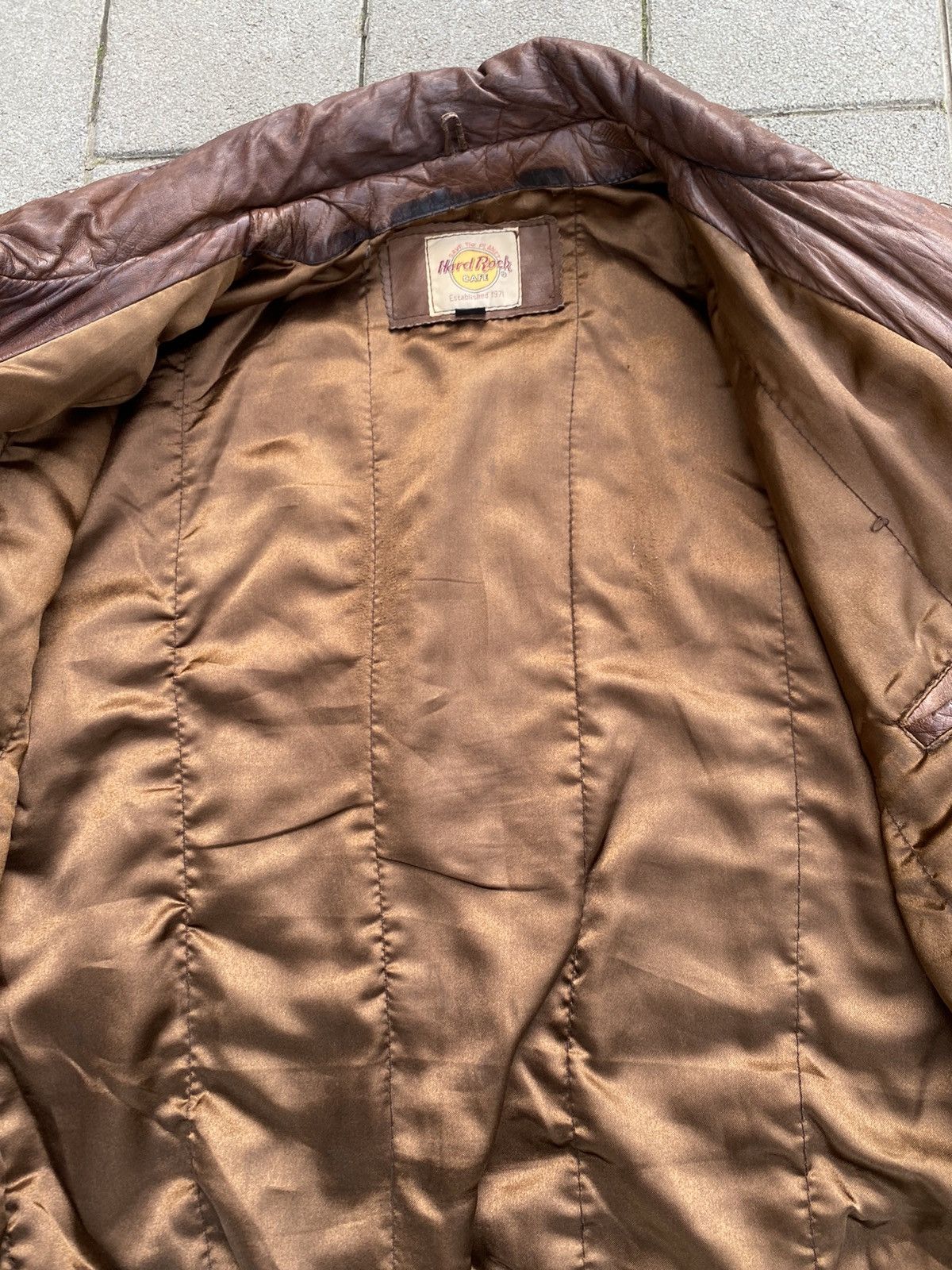 Hard Rock Cafe Hard Rock Cafe Kowloon vintage leather bomber jacket Size US XL / EU 56 / 4 - 12 Thumbnail
