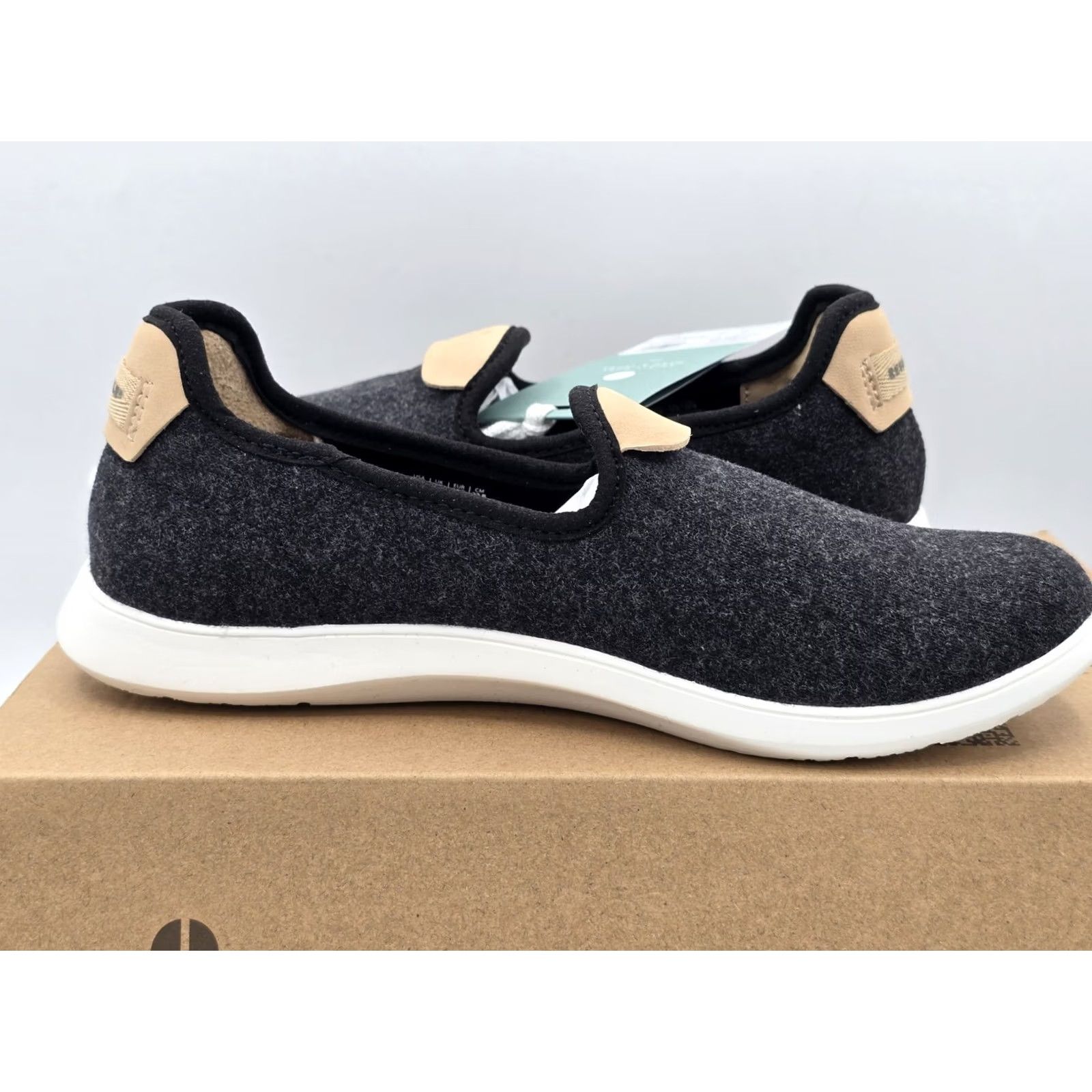 Vintage REVITALIGN Antigua Cozy Sneaker Black Sz 5 B Narrow - NIB Womens Shoes Size US 5 / IT 35 - 7 Thumbnail