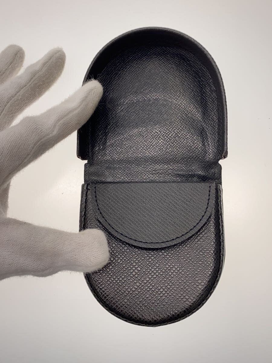 Louis Vuitton Louis Vuitton Taiga Porte Monet Cuvette Leather Plain Black Size ONE SIZE - 4 Thumbnail