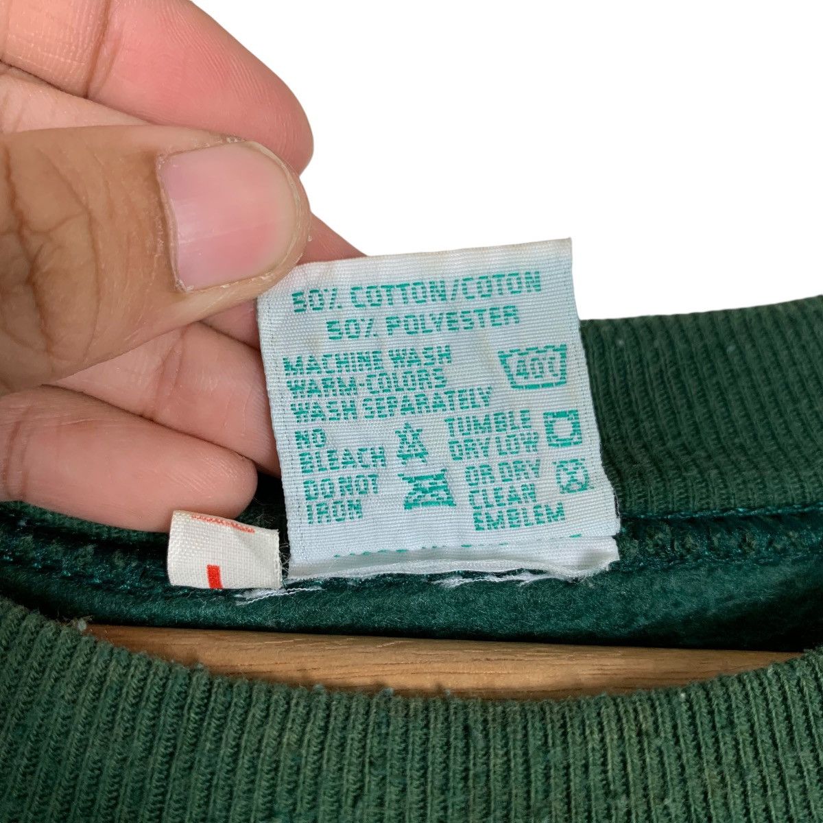 Vintage CAMBRIDGE UNIVERSITY EMBROIDERERS Green Sweatshirt #1413-C64 Size US L / EU 52-54 / 3 - 11 Thumbnail