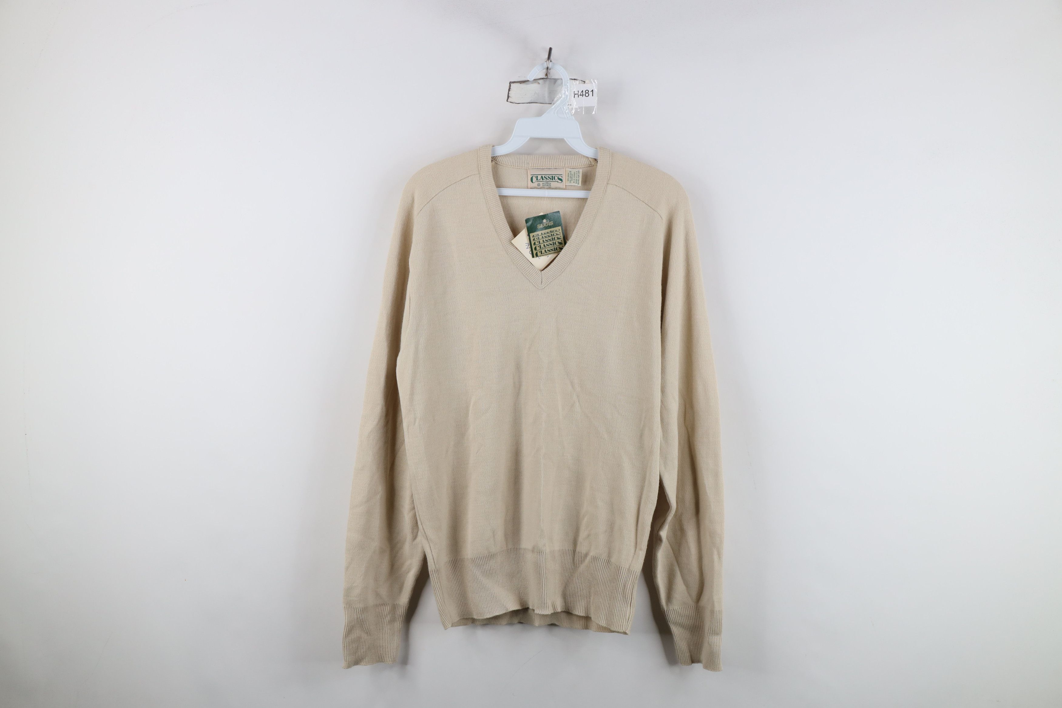 Vintage Deadstock Vintage 70s Streetwear V-Neck Sweater Beige USA Size US M / EU 48-50 / 2 - 1 Thumbnail