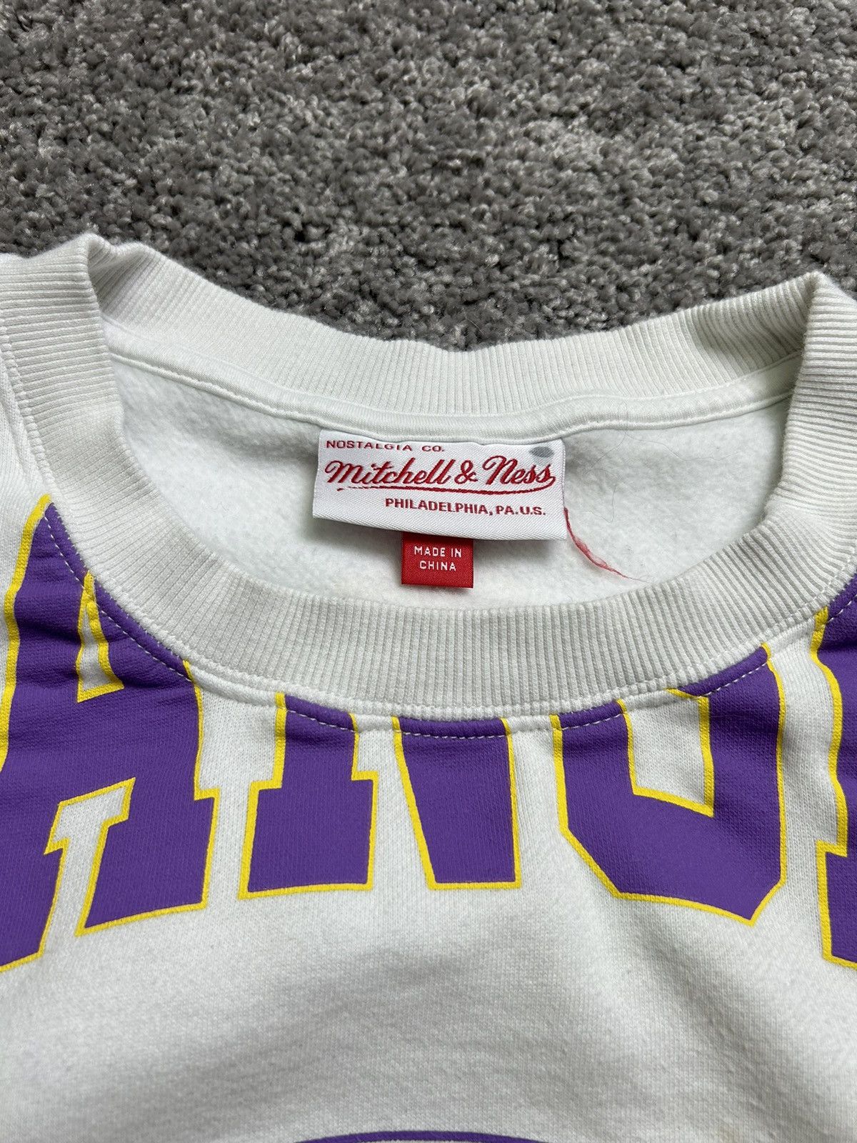 Mitchell & Ness × NBA × Vintage Y2K Mitchell and Ness Los Angeles Lakers Crewneck Size US S / EU 44-46 / 1 - 6 Thumbnail