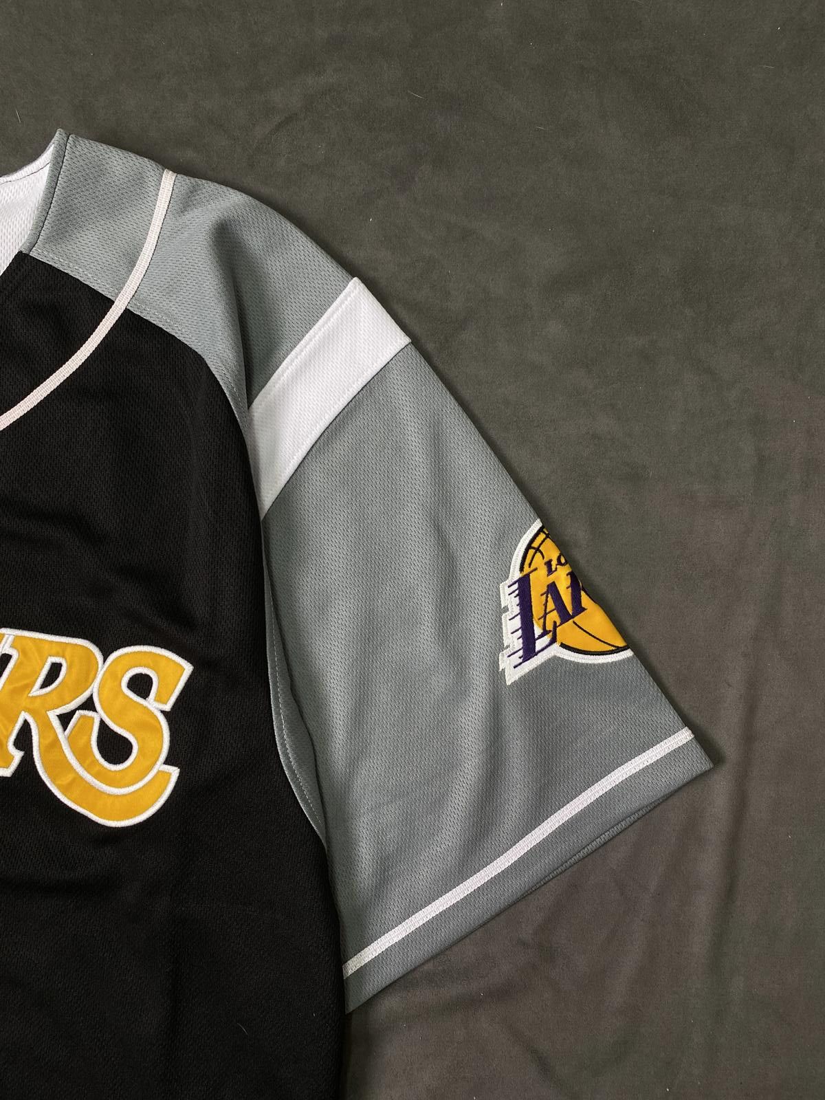 Majestic Majestic Lakers Kobe Bryant Short-Sleeve Button-Up Jersey M Size US M / EU 48-50 / 2 - 7 Thumbnail