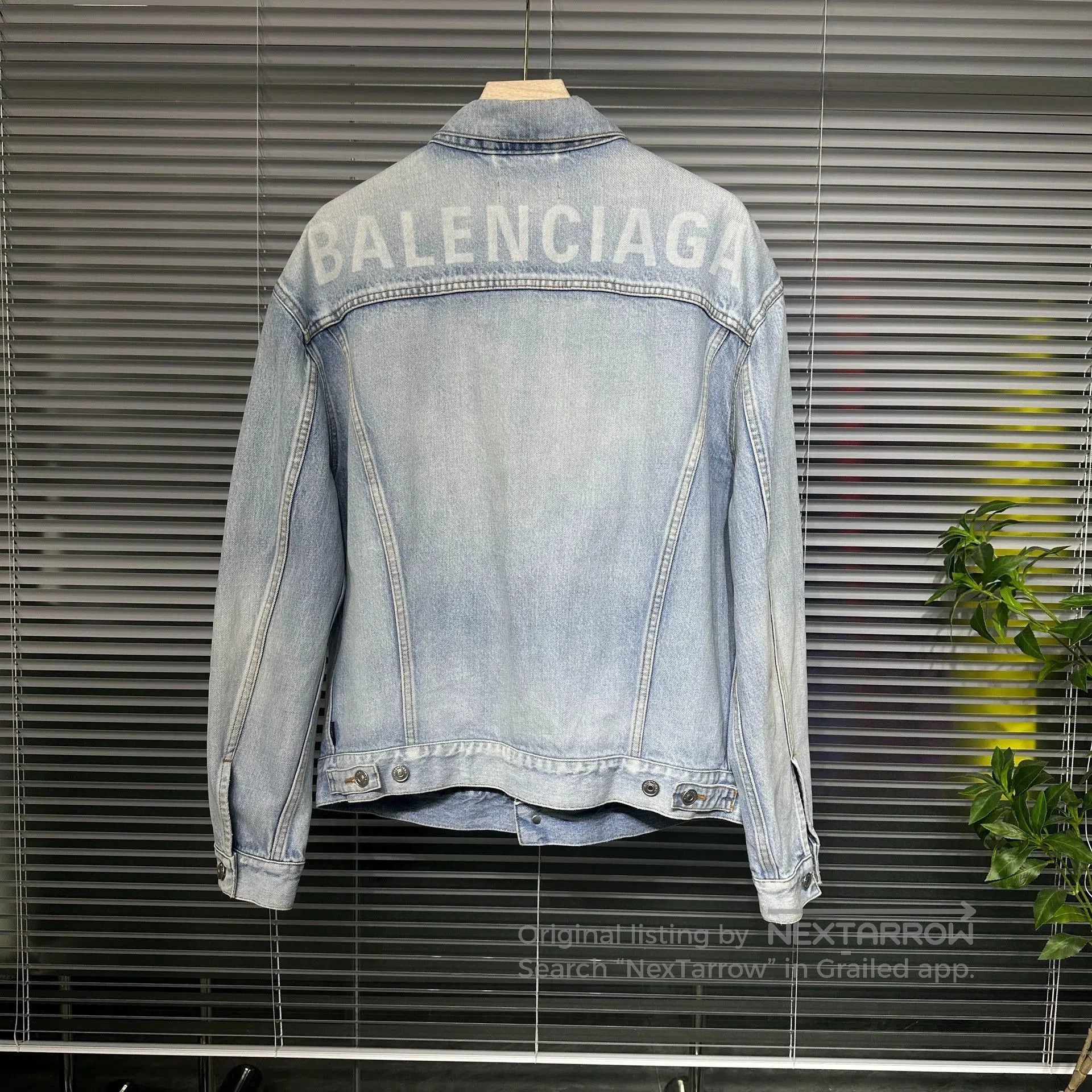 Balenciaga Balenciaga Washed Denim Jacket with Logo. Size US S / EU 44-46 / 1 - 1 Thumbnail