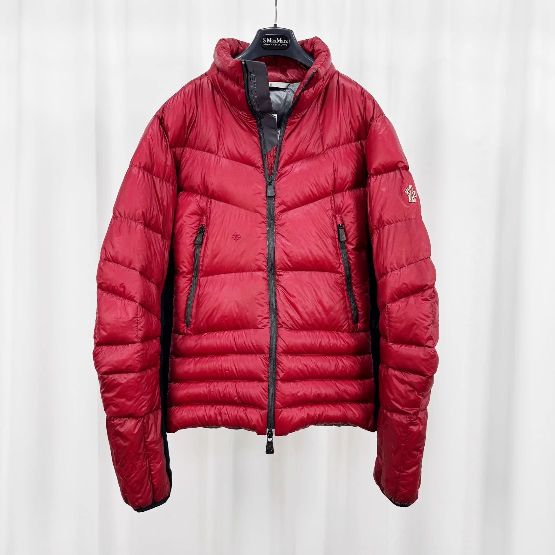 Moncler Moncler size 5 embroidered logo down coat 95 new mended Size XXL / US 16-18 / IT 52-54 - 1 Thumbnail