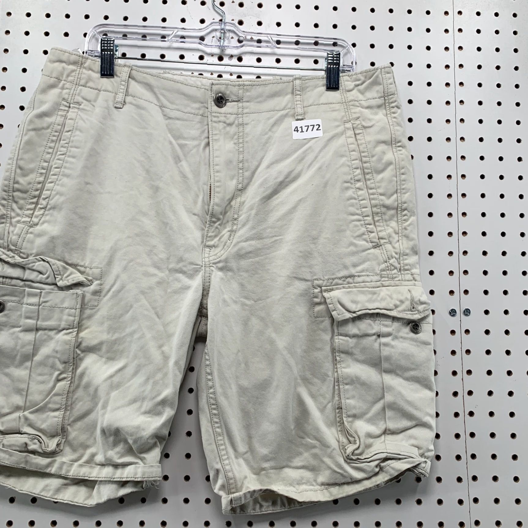 Levi's Levis Short Mens SIZE 34 Ivory Utility Pockets Outdoor 34X10 Size US 34 / EU 50 - 6 Thumbnail