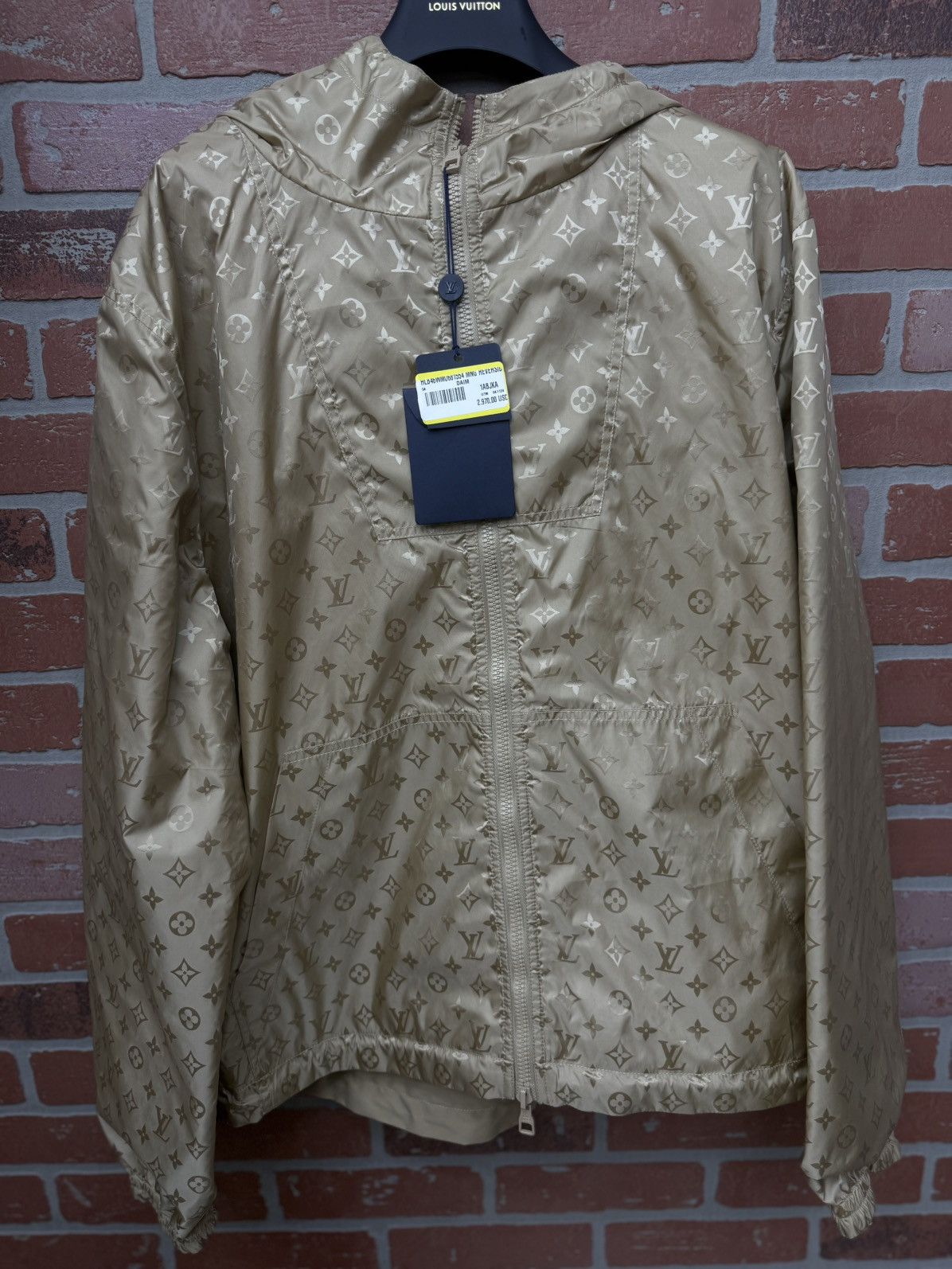 Louis Vuitton Louis Vuitton Gold Monogram Reversible Windbreaker $3000 NEW Size US L / EU 52-54 / 3 - 21 Thumbnail