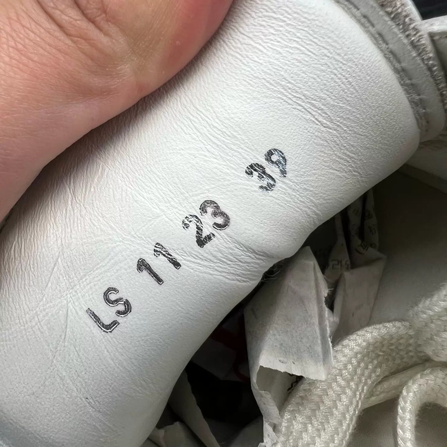 Dior Dior B33 White & Gray 39 Like New Original Box Size US 8.5 / IT 38.5 - 7 Thumbnail