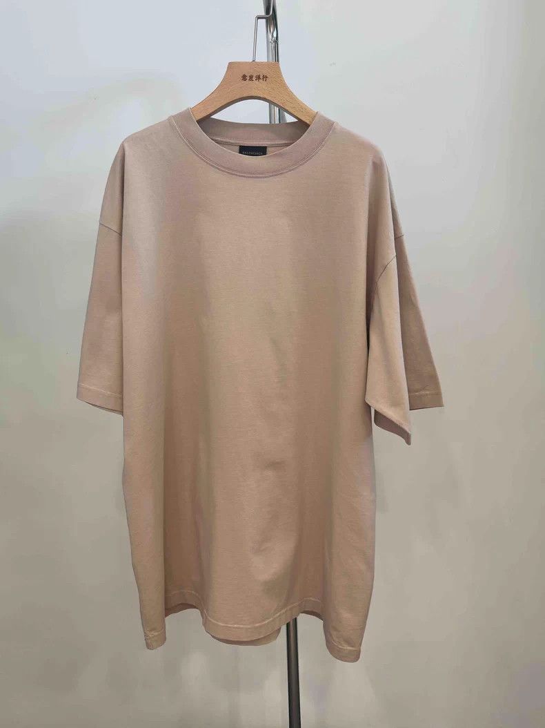 Balenciaga Balenciaga Letter Diamond Encrusted Crew Neck Short Sleeve Size XS / US 0-2 / IT 36-38 - 1 Thumbnail