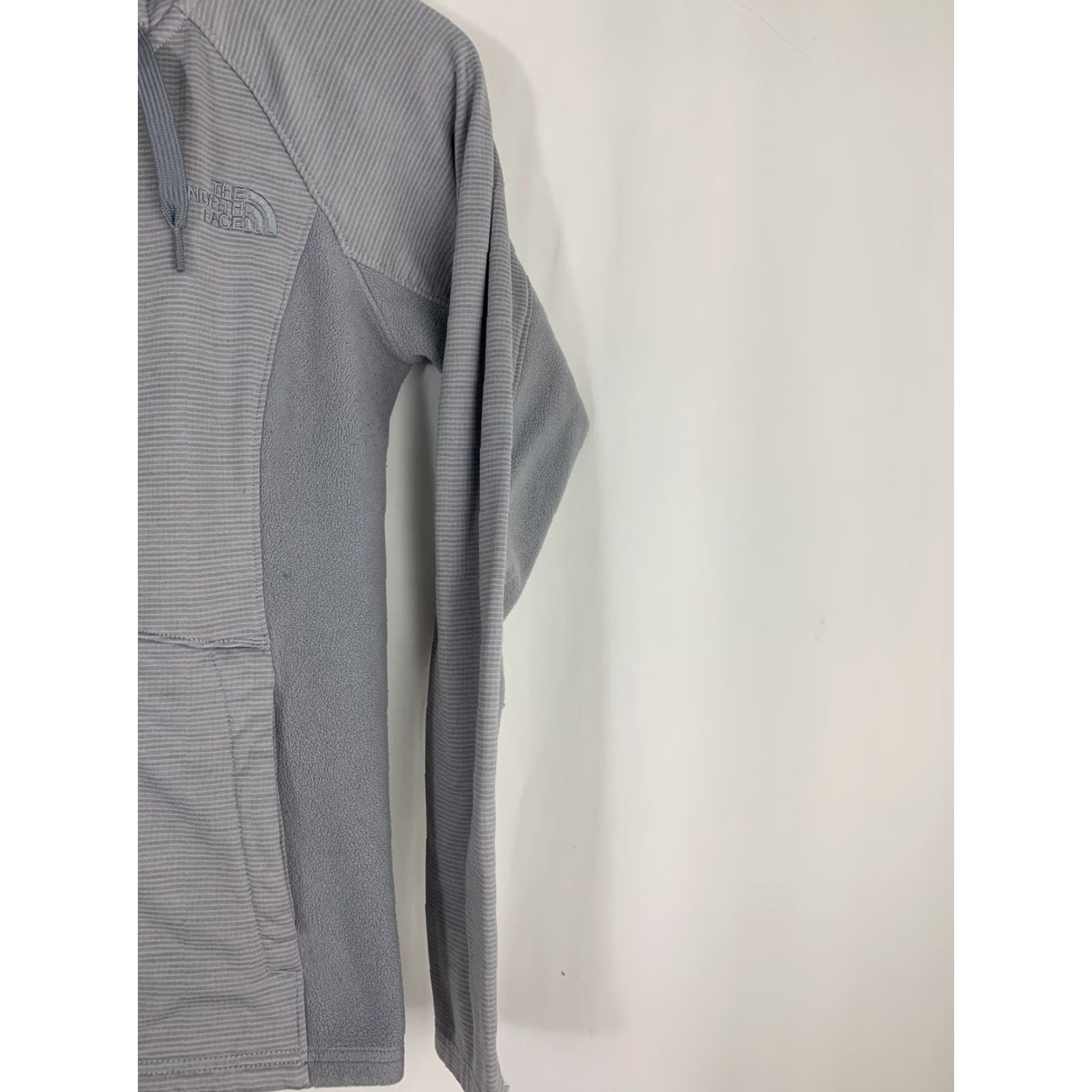 The North Face The North Face Hoodie Womens Small Gray Striped Full Zip Hooded Lightweight Pockets Activewear 100% Polyester** Size S / US 4 / IT 40 - 3 Thumbnail
