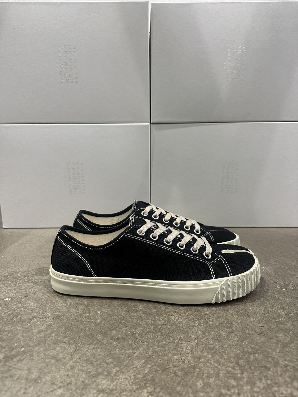 MAISON MARGIELA - Tabi Sneakers Low