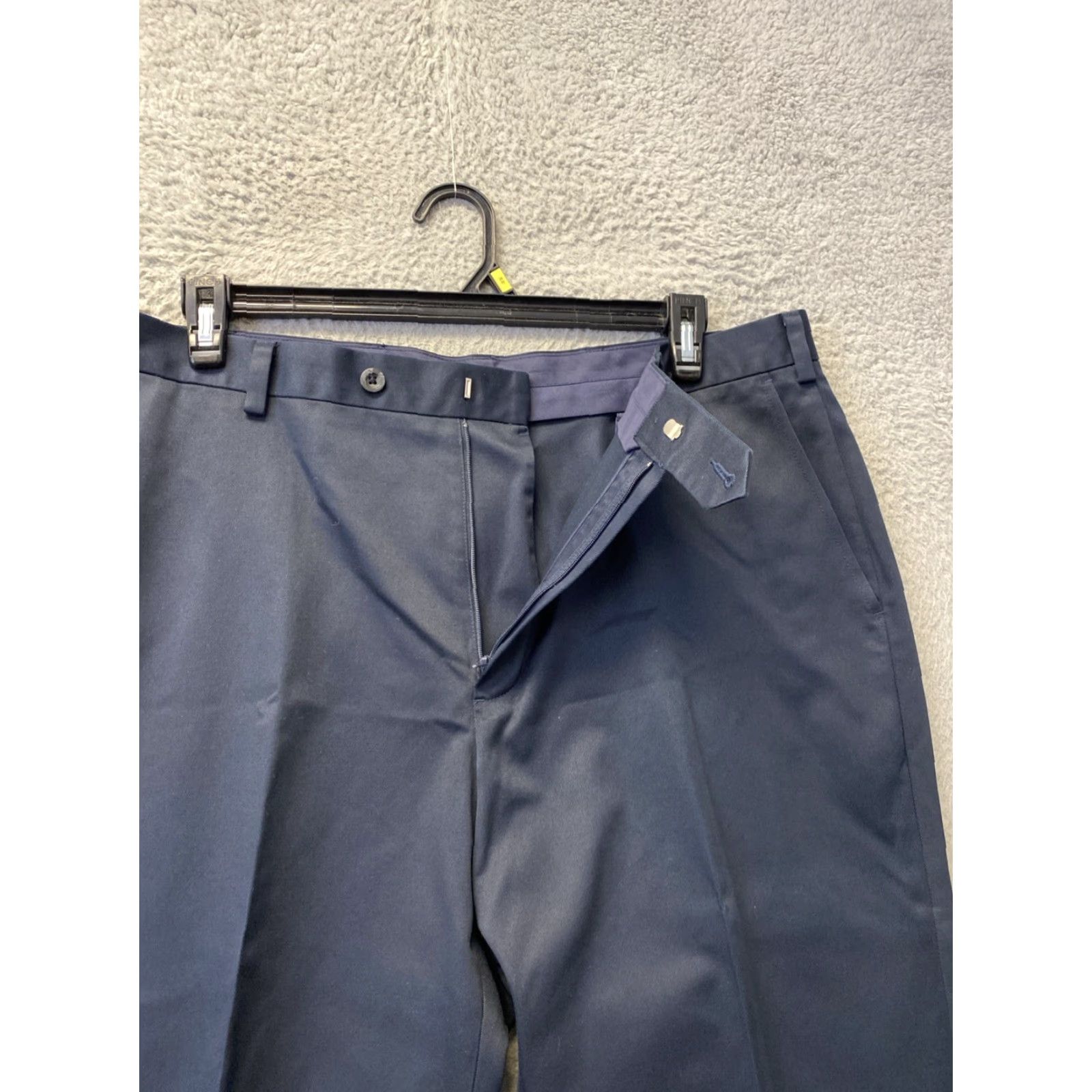 Jos. A. Bank Jos A Bank Traveler Chino Pants 38X29 Navy NWOT /130-28 Size US 38 / EU 54 - 2 Thumbnail